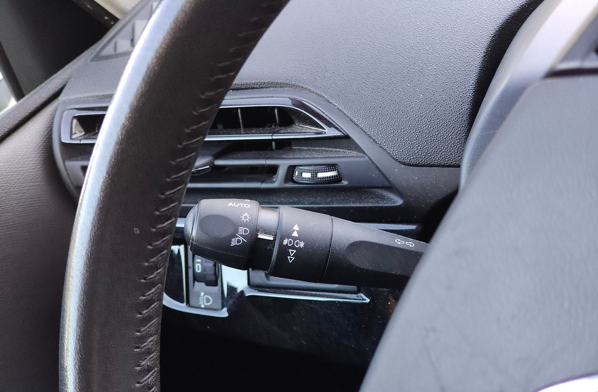 Citroën C4 Picasso PureTech 130 Live Edition - foto 22