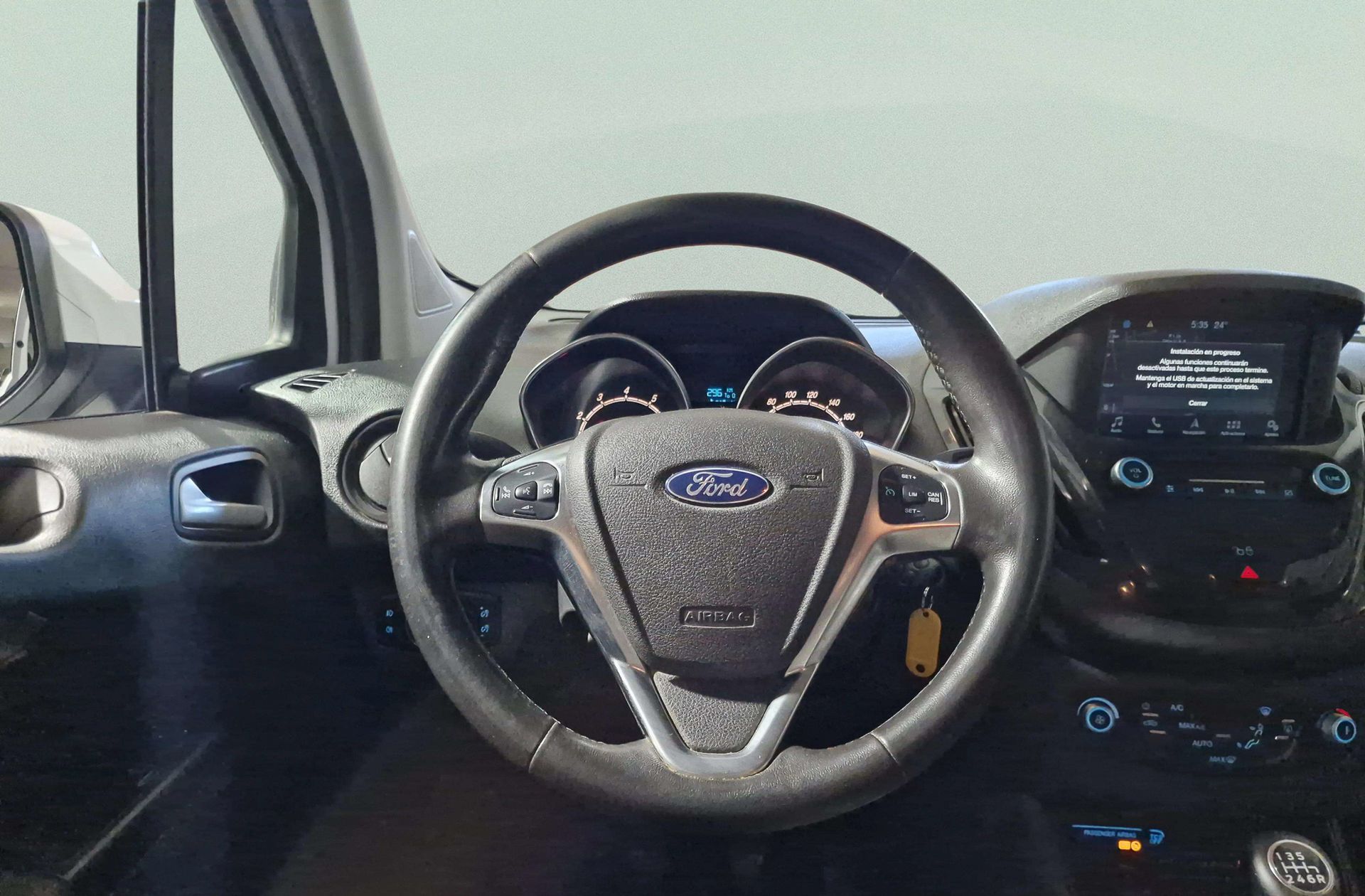 Ford Tourneo Courier 1.0 EcoBoost Titanium - foto 20