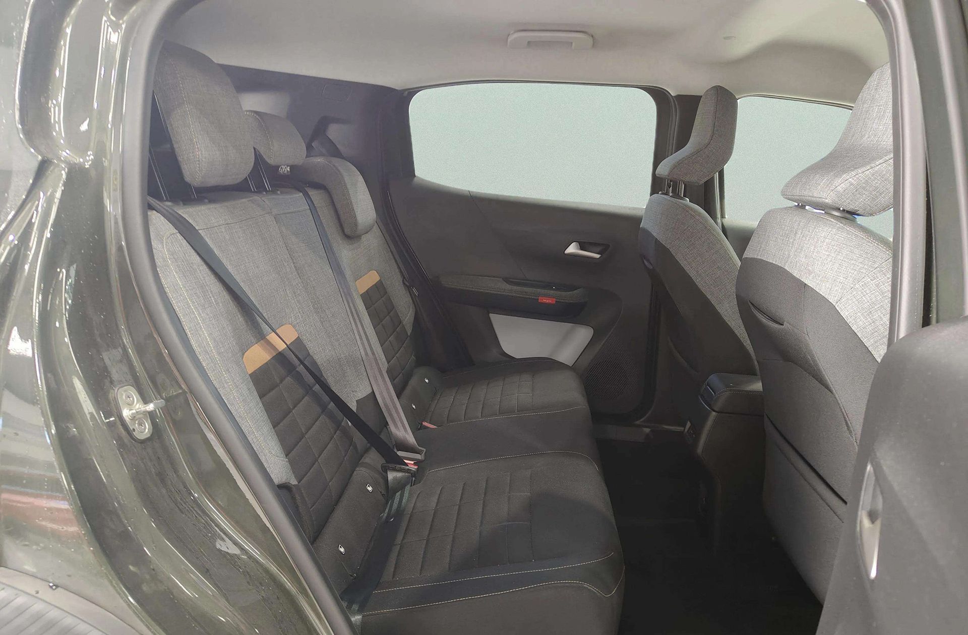 Citroën C3 Aircross Hybrid 145 Plus e-DCS6 - foto 17