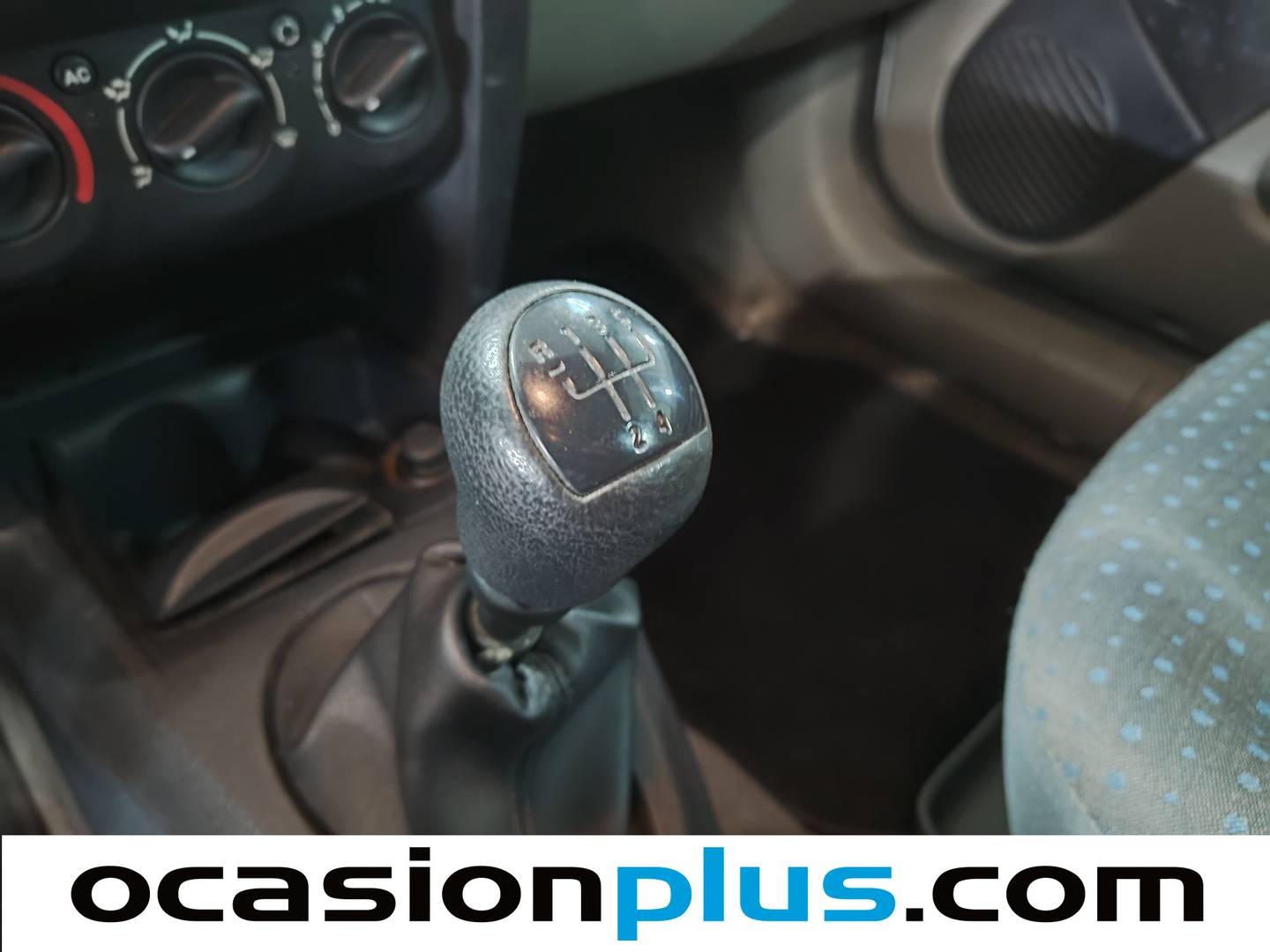 Renault Clio Renault Clio Confort Expression 1.2 16v (75 CV) de segunda mano