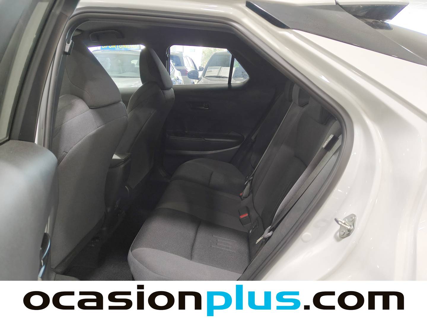 Foto asientos traseros Toyota C-HR Toyota C-HR 200H Premiere Edition (196 CV)