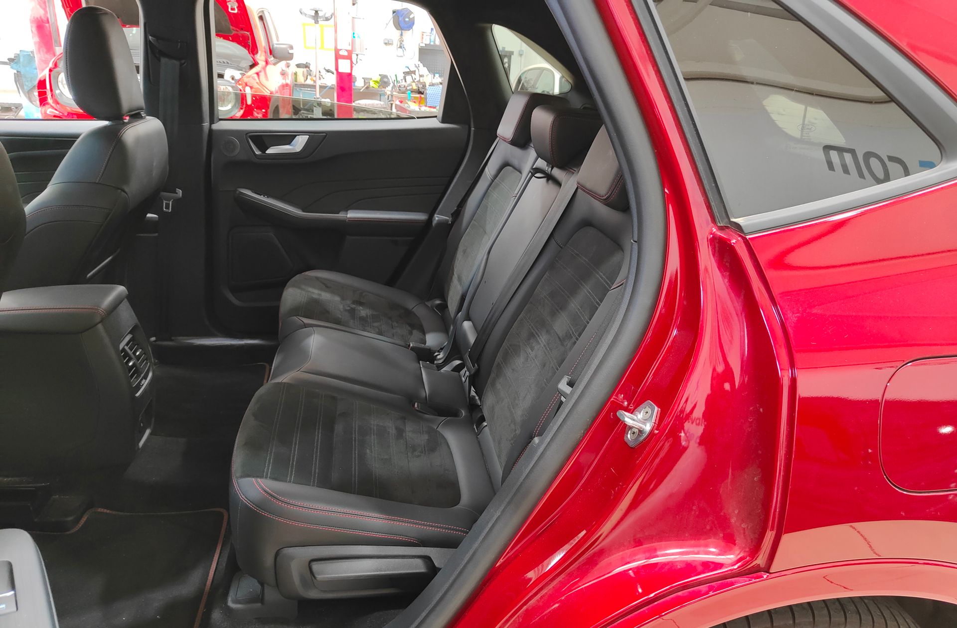 Ford Kuga 2.5 Duratec PHEV ST-Line X - foto 13
