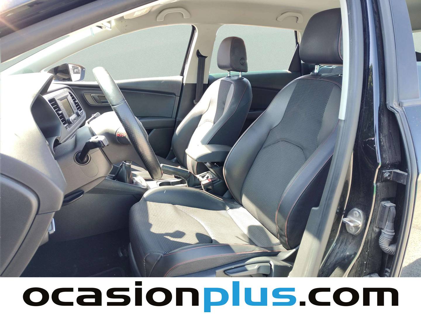 Foto asientos delanteros Seat León Seat León ST 2.0 TDI S&S FR (184 CV)