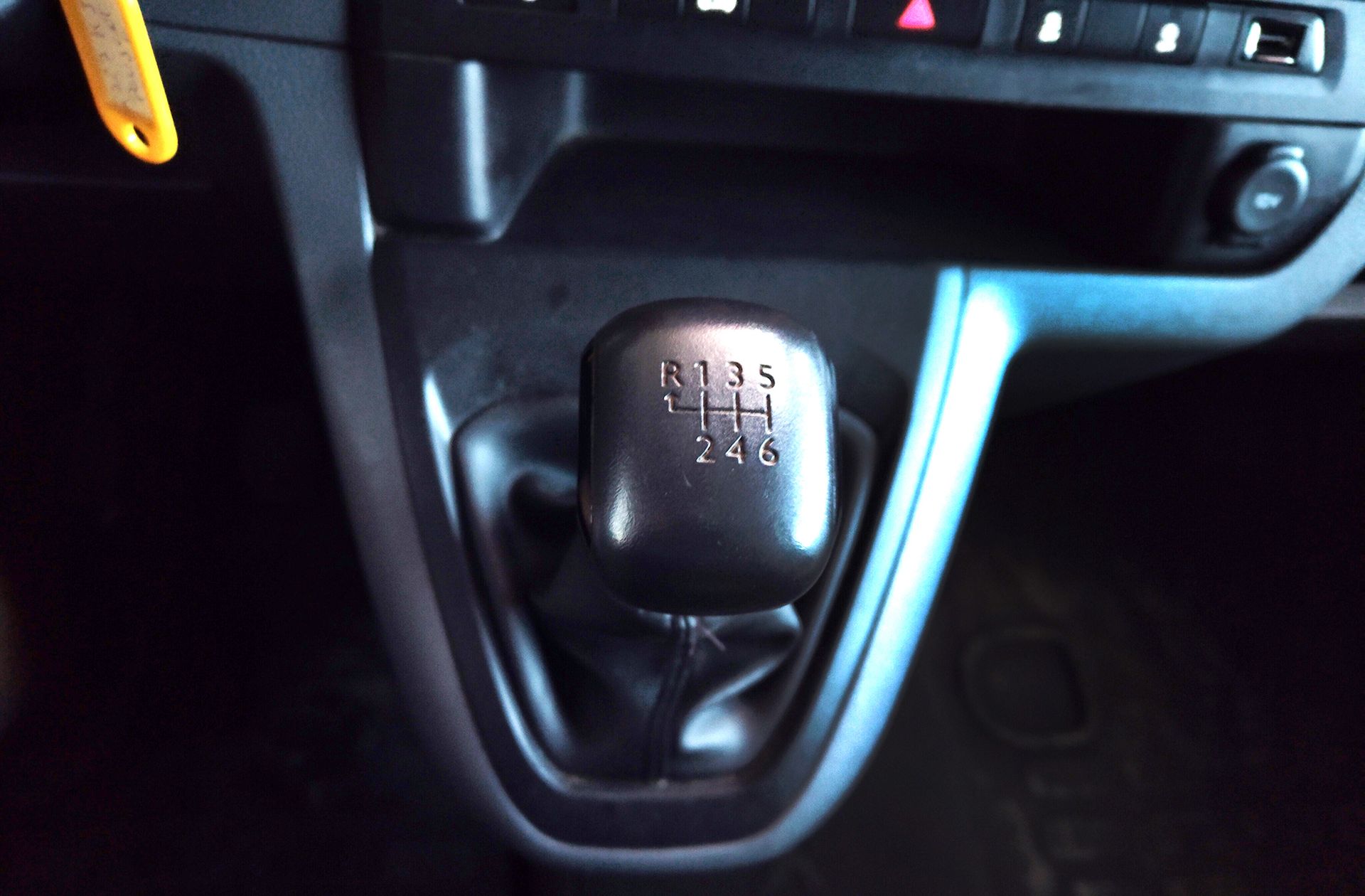 Peugeot Expert Furgon BlueHDi 115 Pro Standard - foto 5