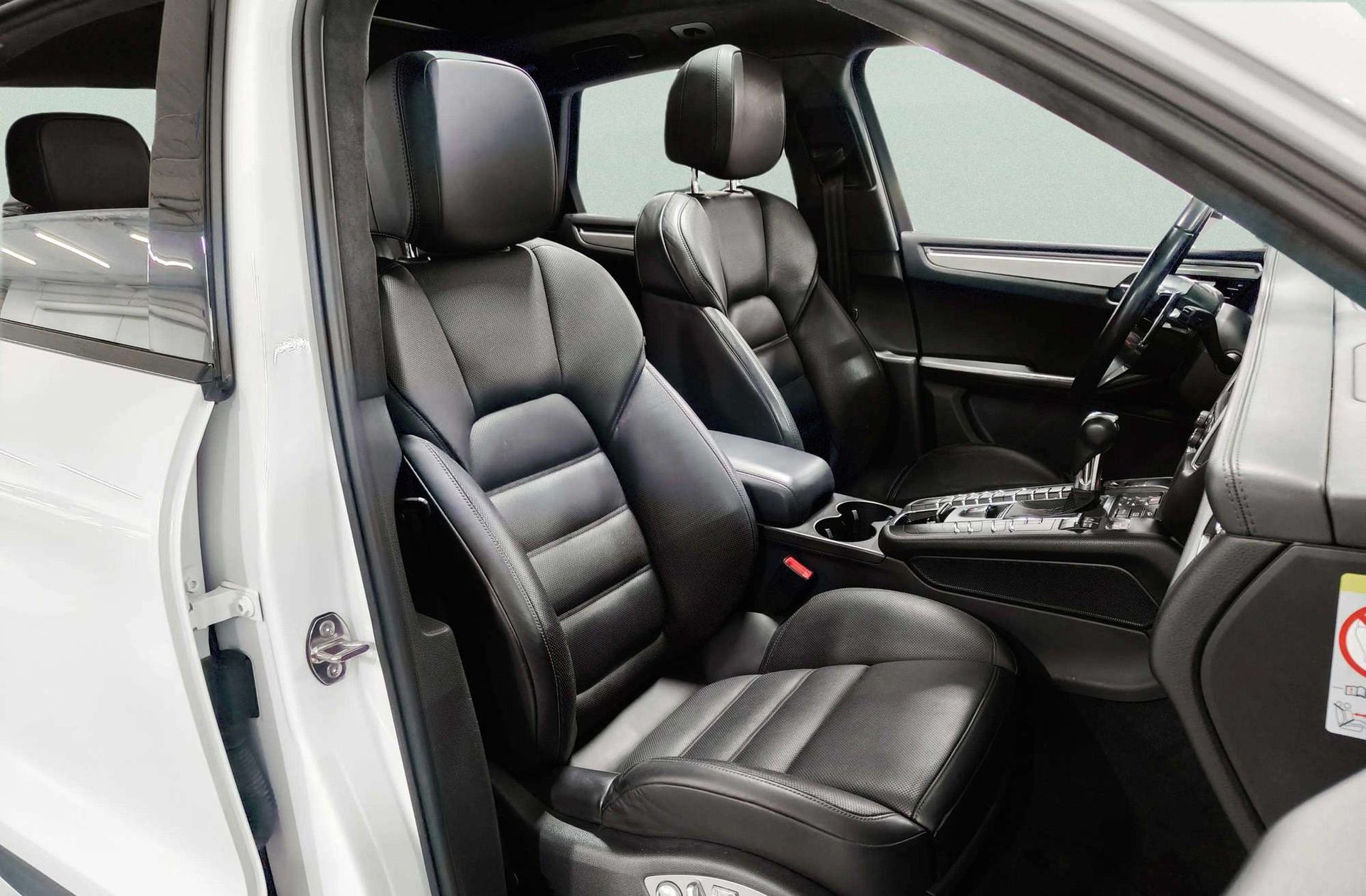 Porsche Macan Turbo - foto 31