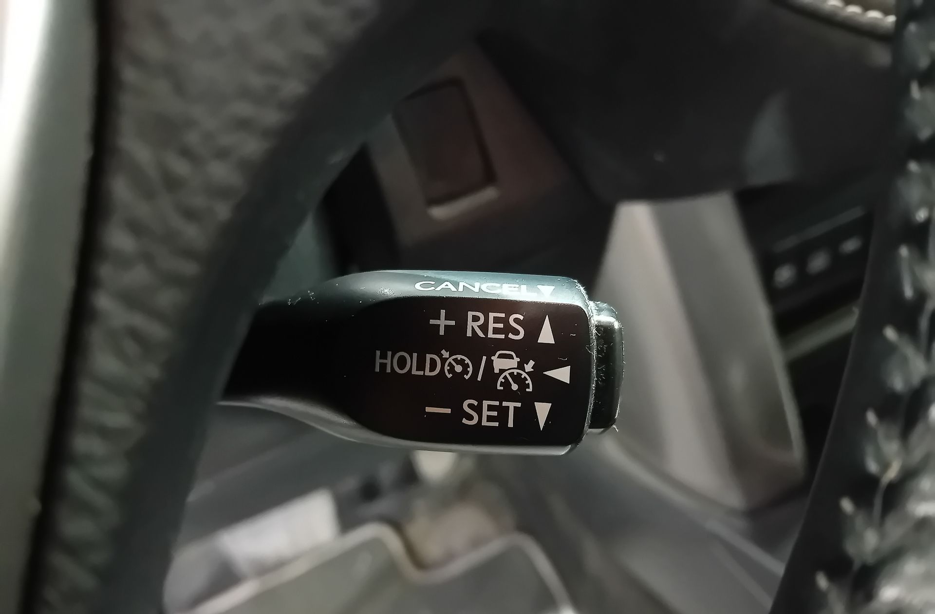 Toyota RAV4 2.5l hybrid Feel! 2WD - foto 32