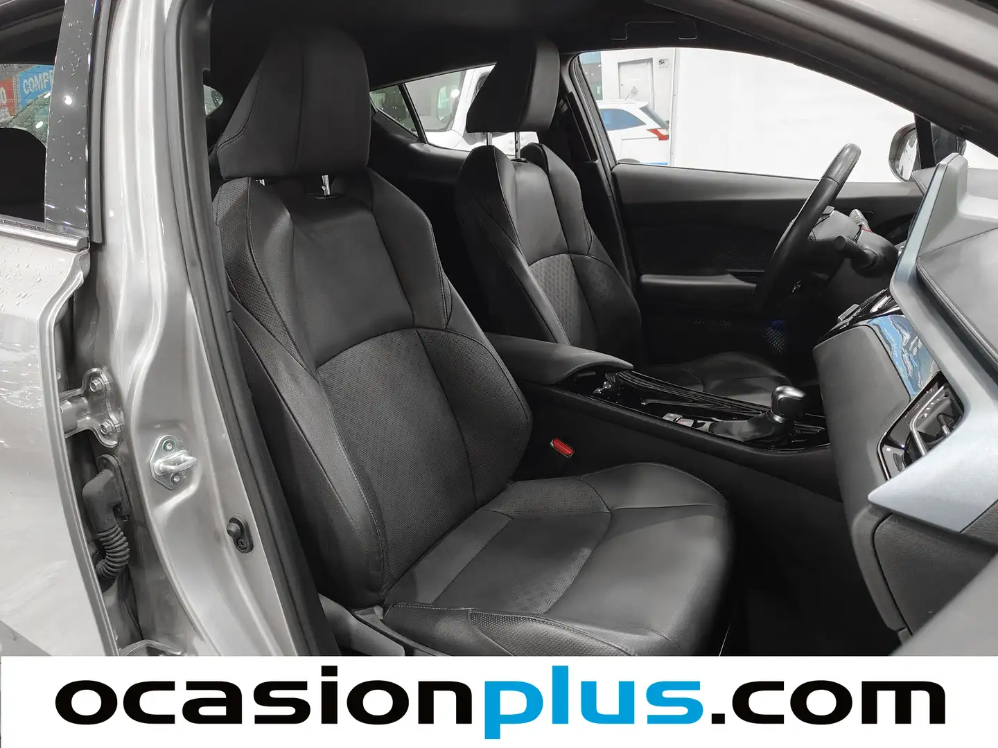 Foto Toyota C-HR Toyota C-HR 180H Advance  (184 CV)