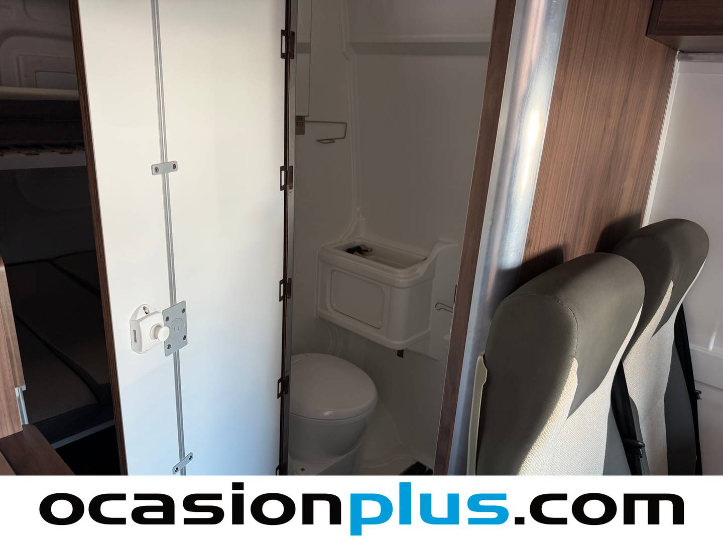 Accesorios del Iveco Daily Iveco Daily 2.3 TD 35S 16S V 3520L/H2 Blue Power (156 CV) 4 Plazas Camperizada