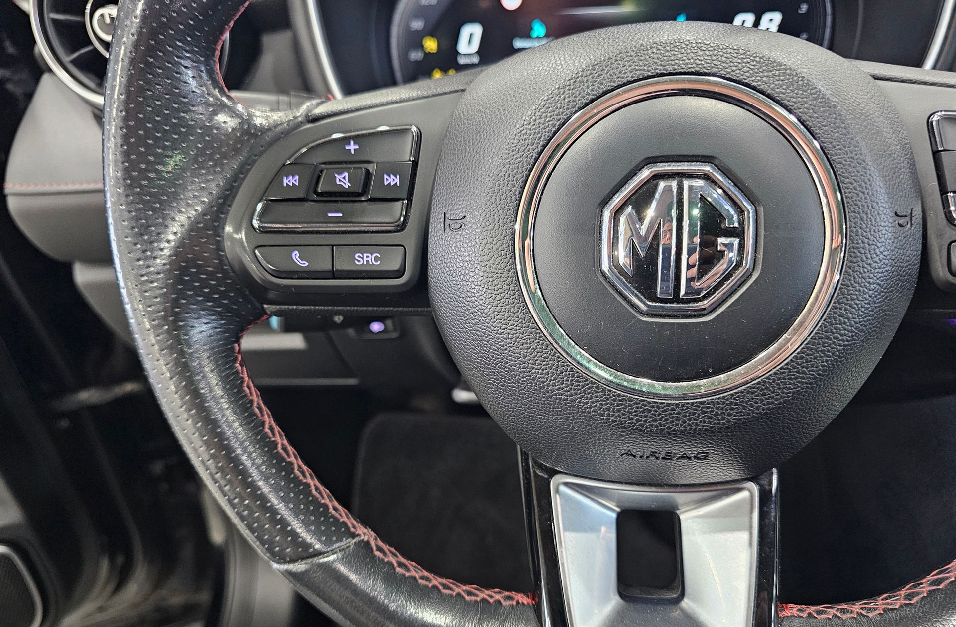 MG HS 1.5 Turbo GDI Luxury DCT - foto 32