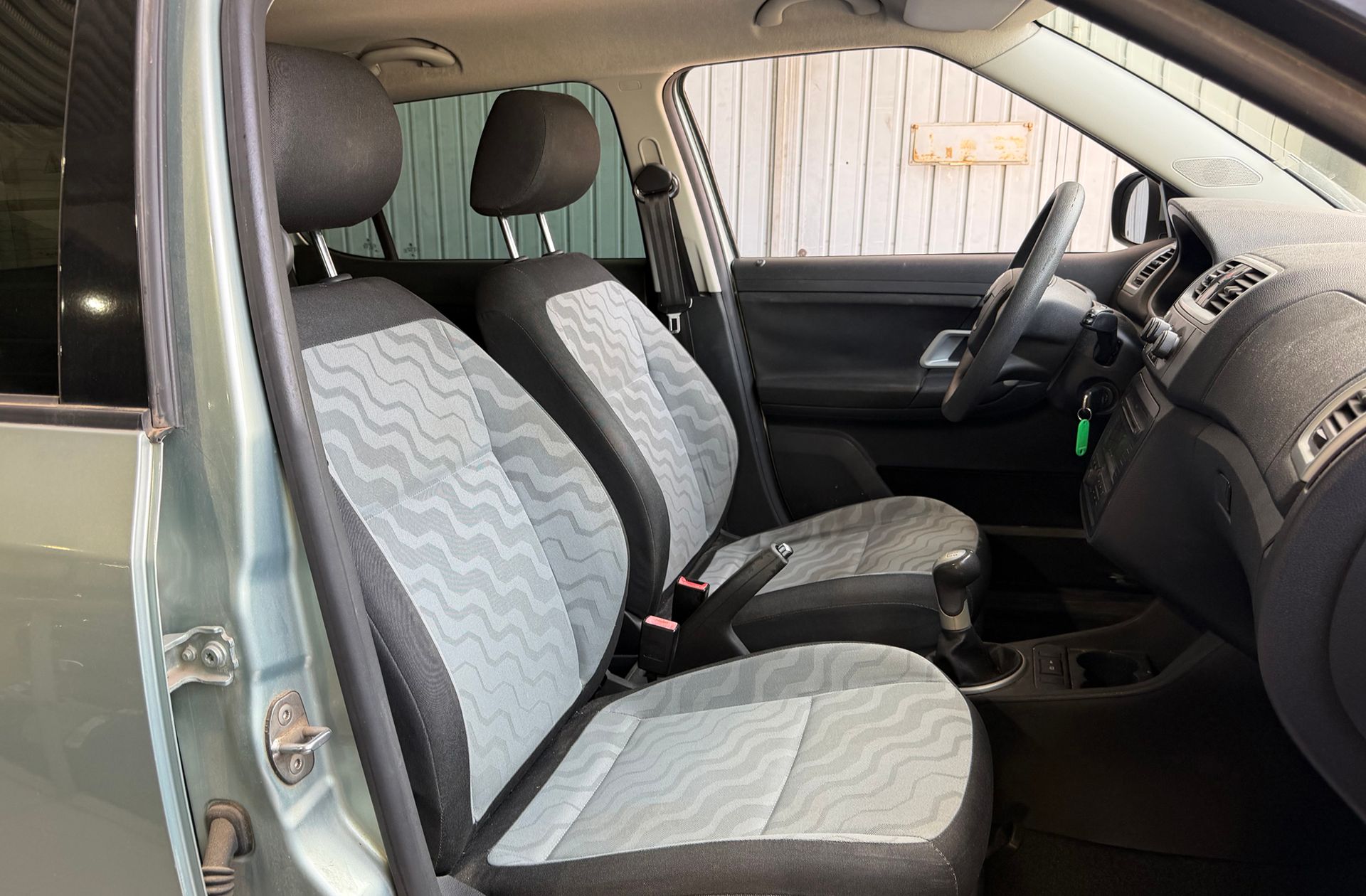 Škoda Fabia 1.4 TDI Young - foto 14