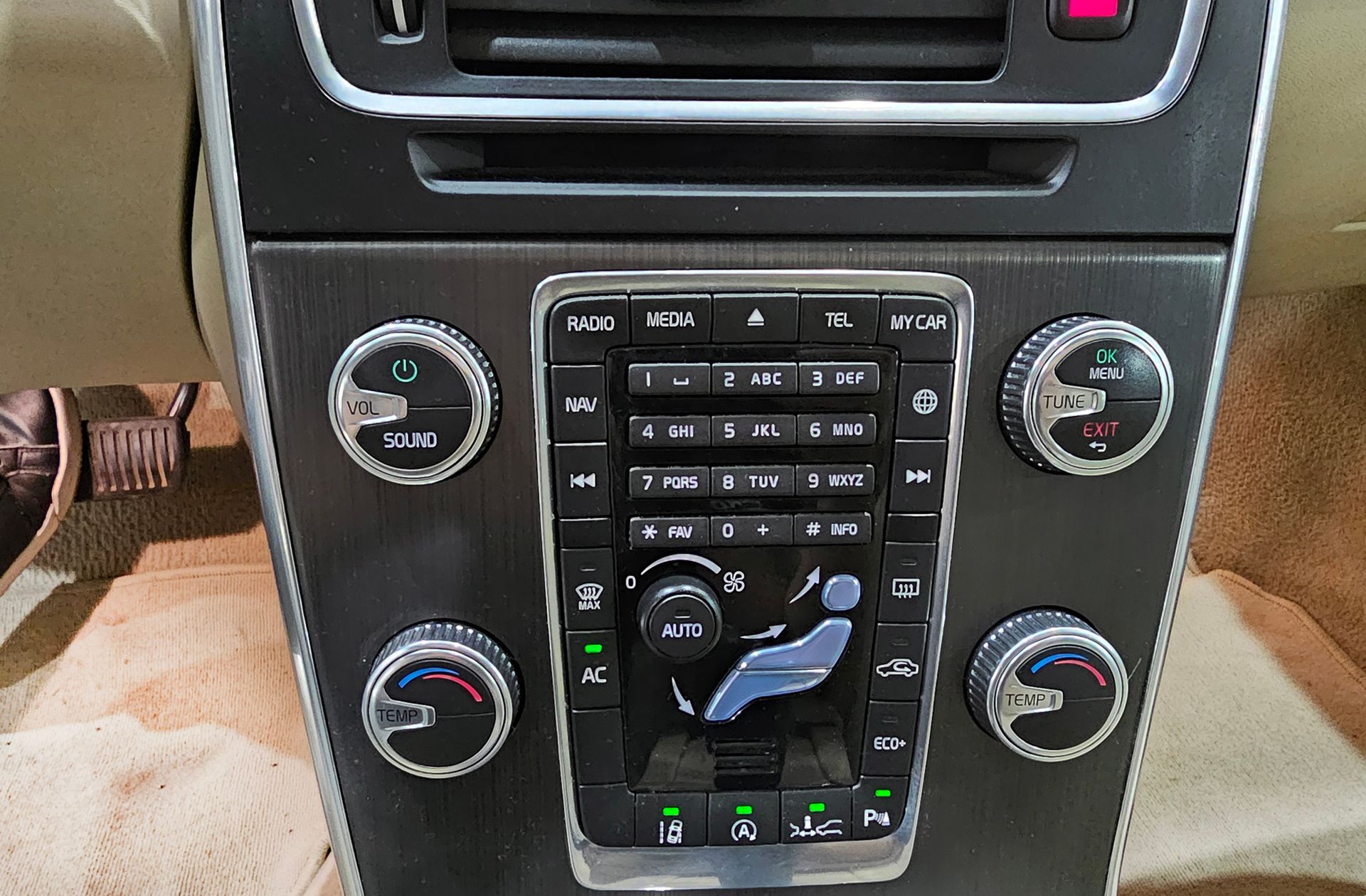 Volvo V60 D3 Summum - foto 32
