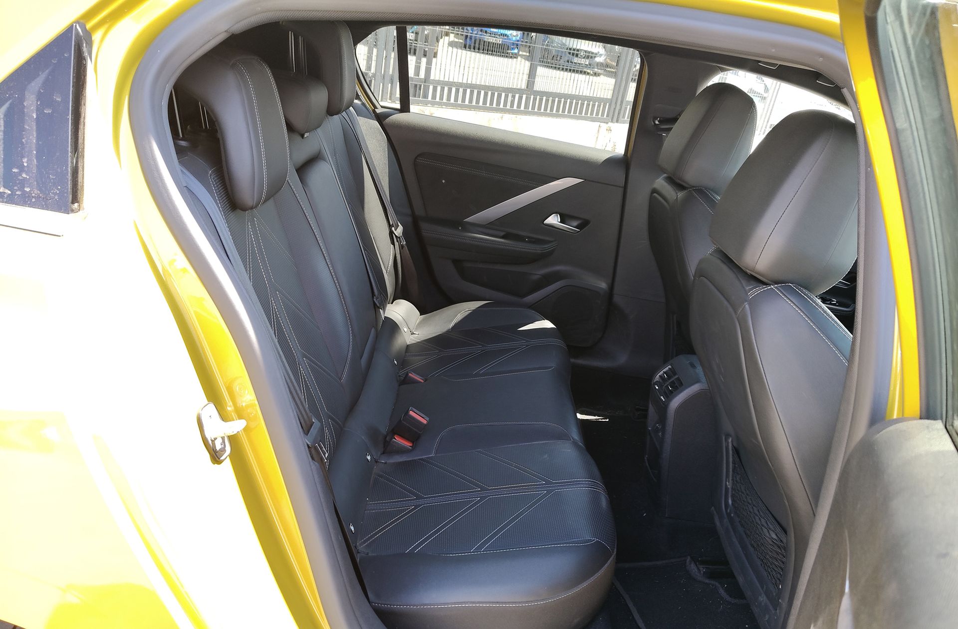 Opel Astra 1.6T Hybrid Ultimate - foto 21
