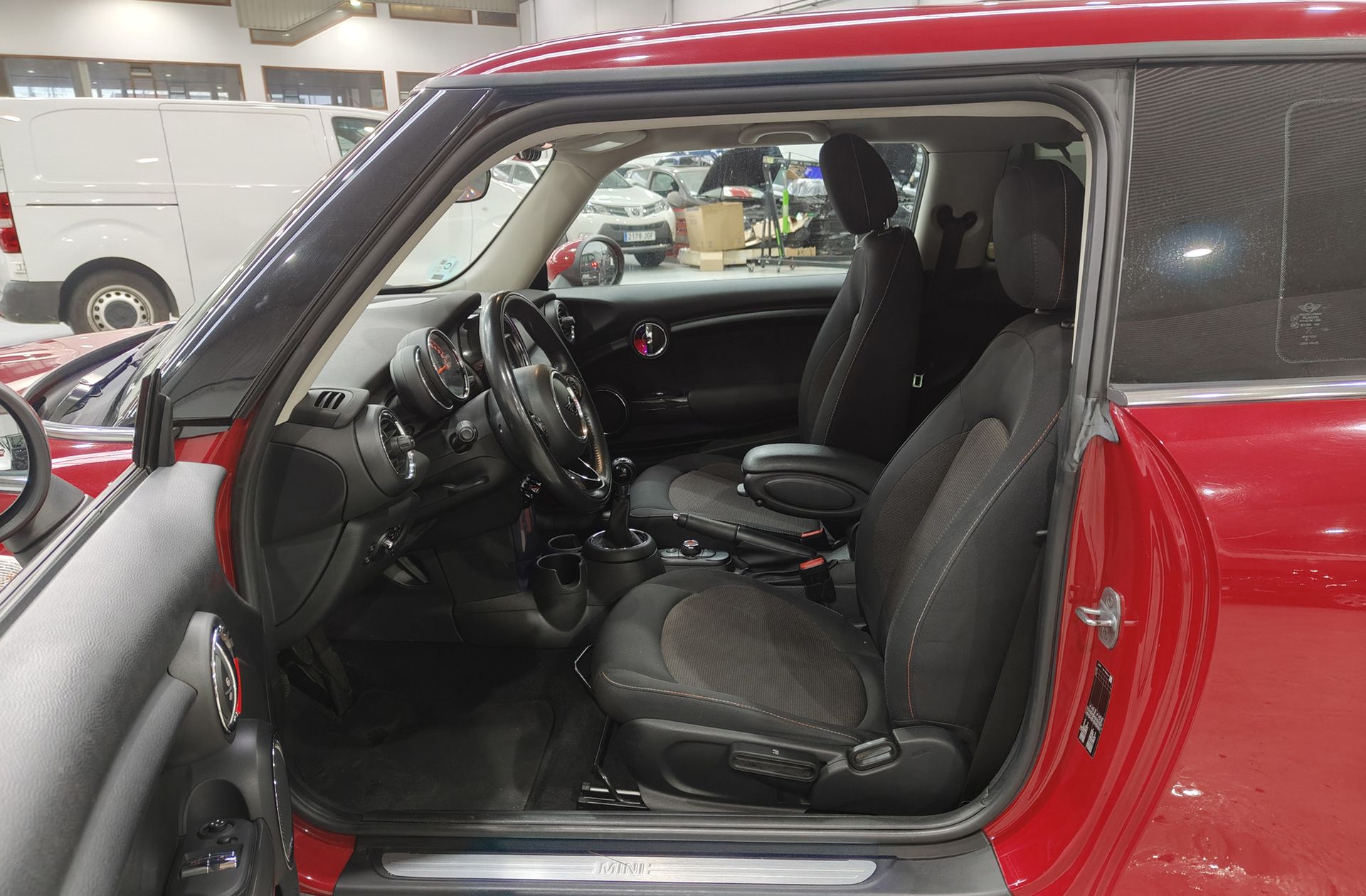 MINI Cooper One D - foto 8