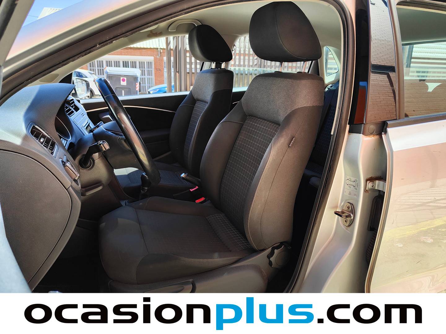 Foto asientos delanteros Volkswagen Polo Volkswagen Polo Advance 1.4 TDI (75 CV)