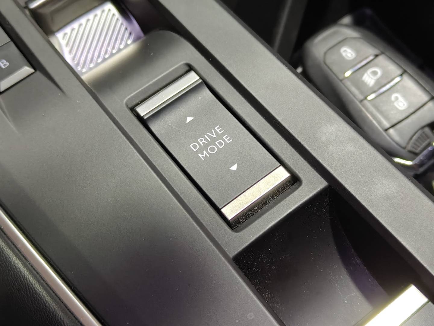 Foto Citroën C5 Aircross Citroen C5 Aircross Plug-in Hybrid 180 Plus e-EAT8 (180 CV)