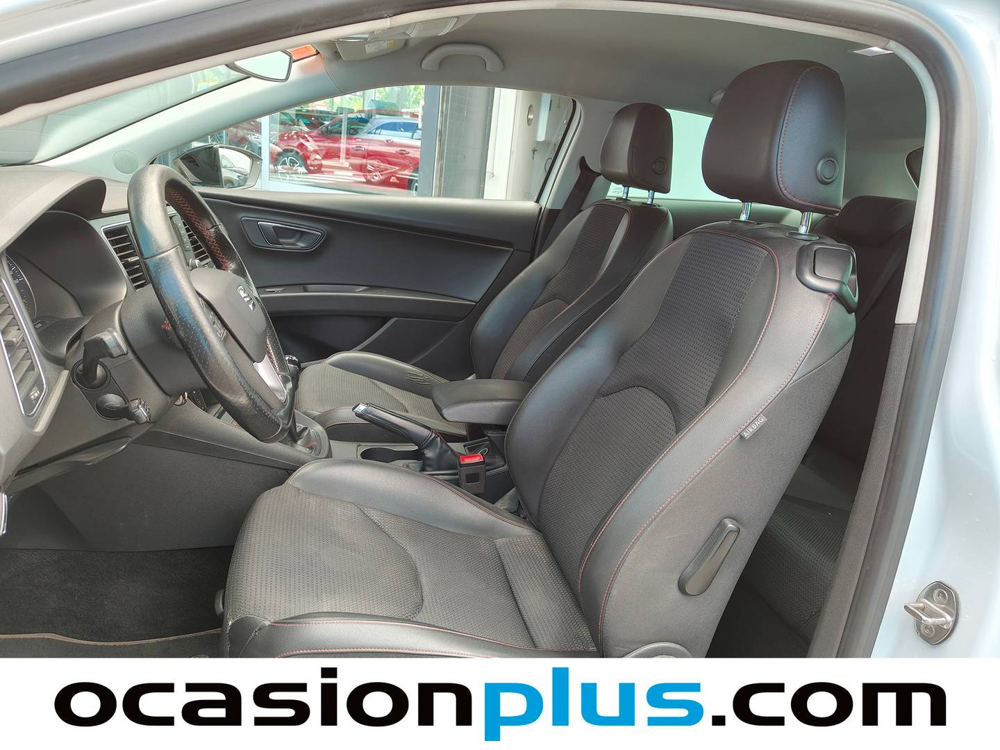 Foto asientos delanteros Seat León Seat León SC 2.0 TDI S&S FR (184 CV)