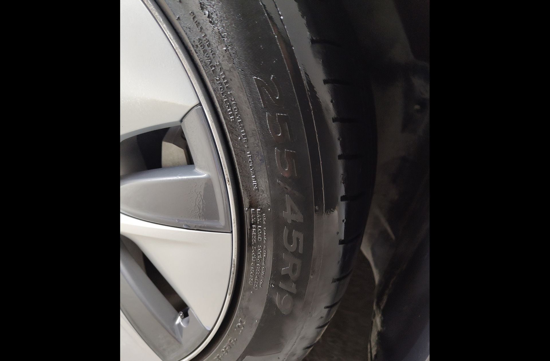 Tesla Model Y Gran Autonomía 4WD - foto 37