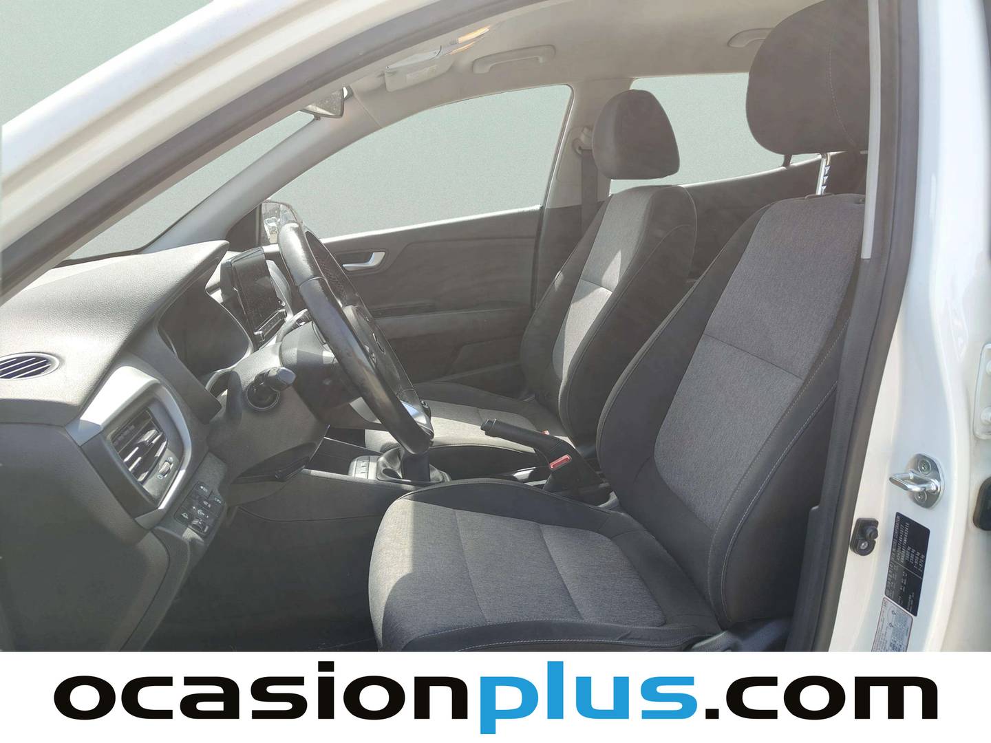 Foto asientos delanteros KIA Stonic KIA Stonic 1.0 T-GDi MHEV iMT Concept (100 CV)