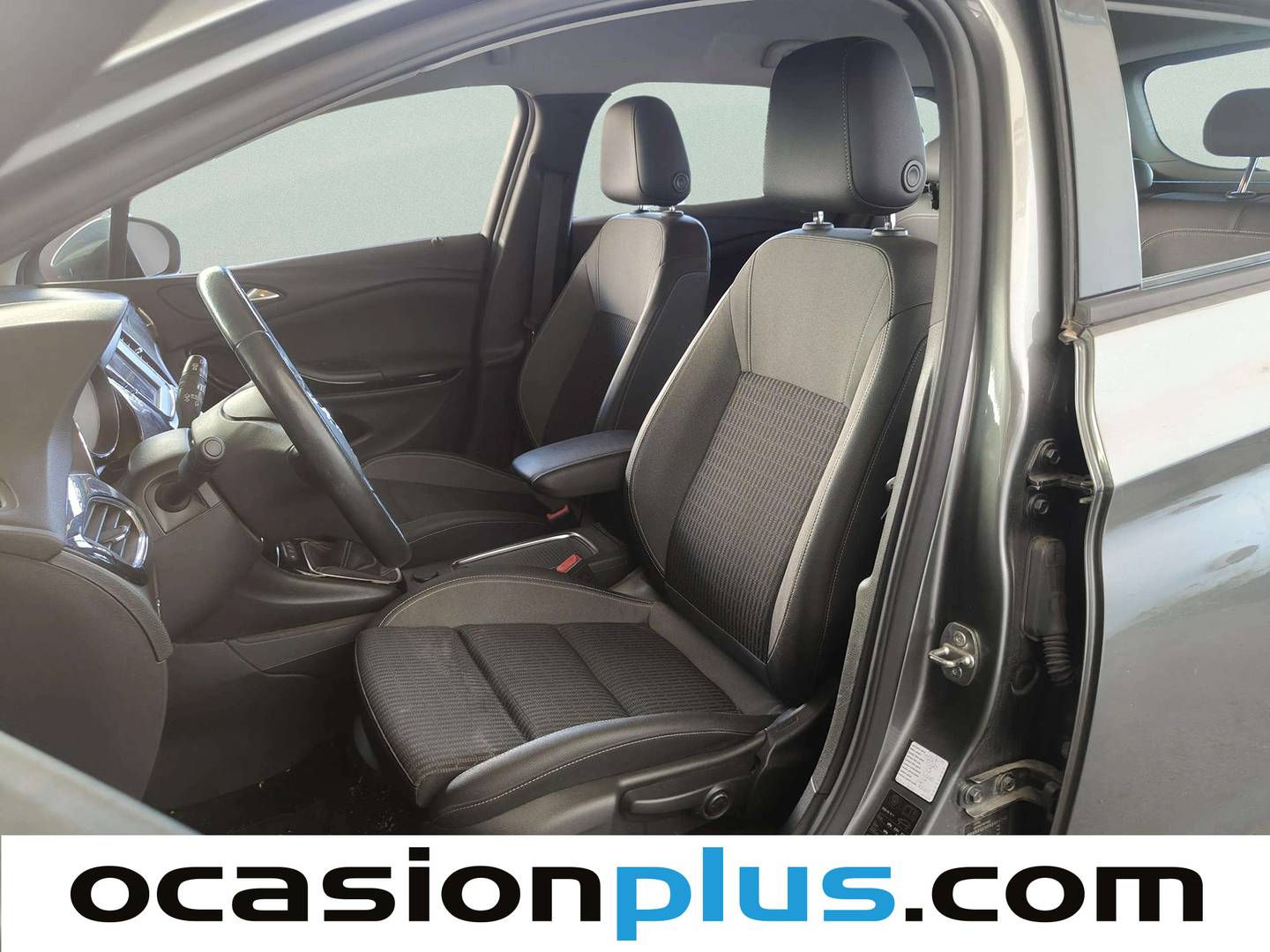 Foto asientos delanteros Opel Astra Opel Astra Sports Tourer 1.2 Turbo SHT GS Line (130 CV)