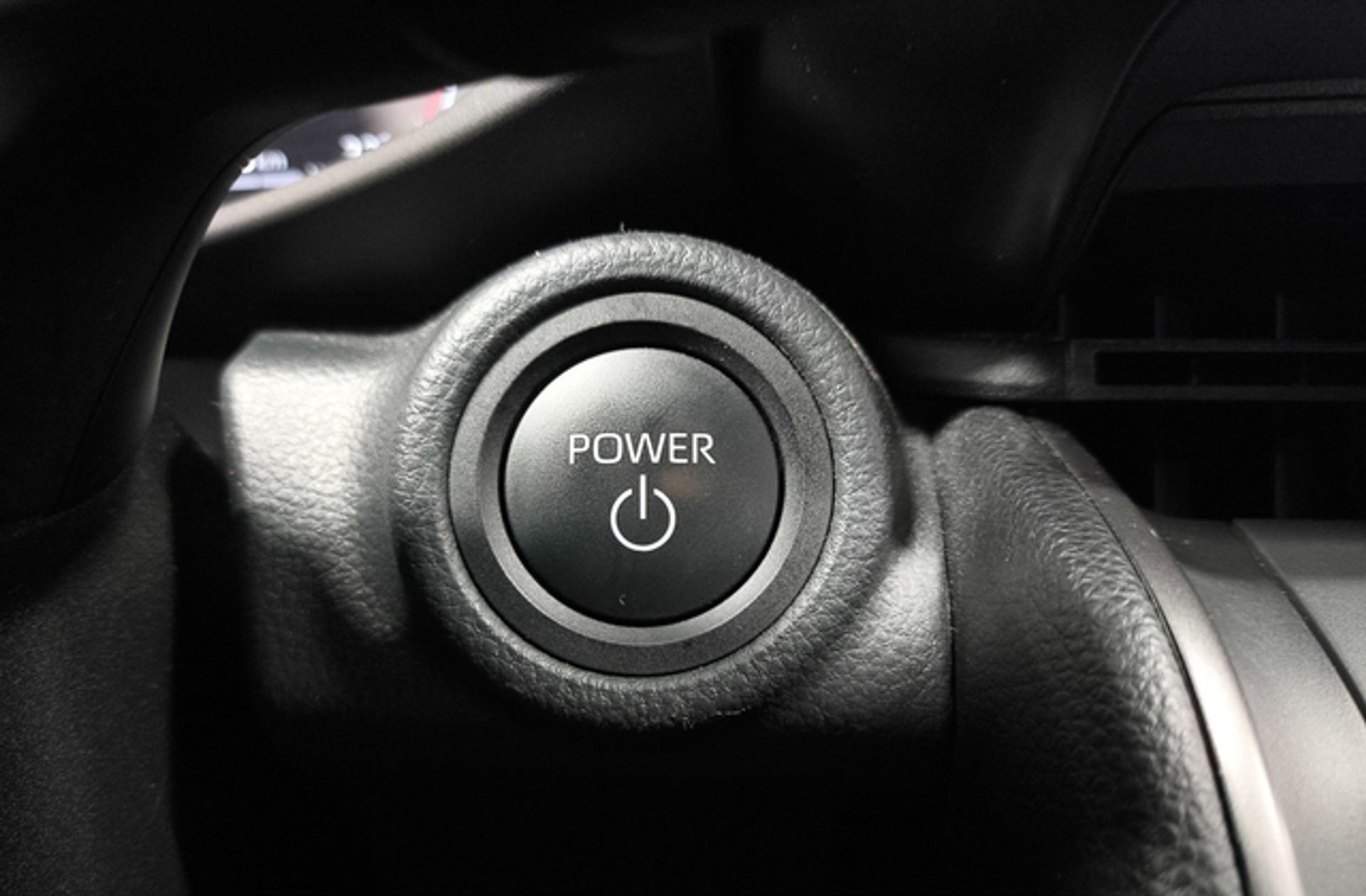 Toyota C-HR 140H Advance - foto 31