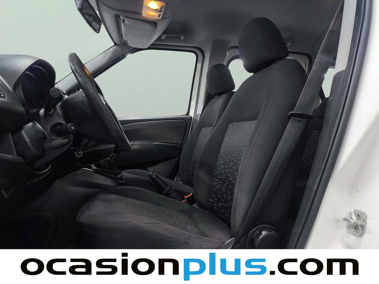 Foto asientos delanteros Opel Combo Opel Combo Tour 1.3 CDTI Expression L1H1 (95 CV)