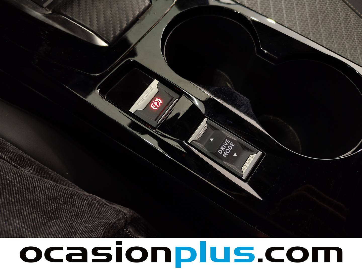 Foto Peugeot 2008 Peugeot 2008 Allure Hybrid eDCS6 (136 CV)