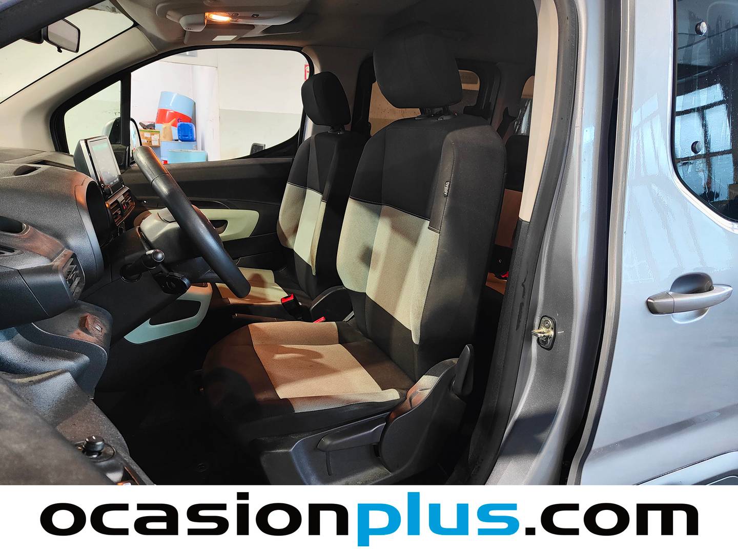 Foto asientos delanteros Citroën Berlingo Citroen Berlingo Combi BlueHDi 130 S&S Talla XL Feel (130 CV) 7 Plazas