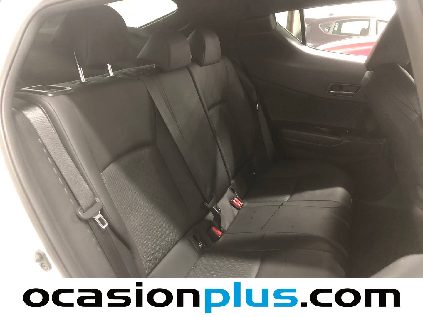 Foto Toyota C-HR Toyota C-HR 180H Advance Luxury (184 CV)