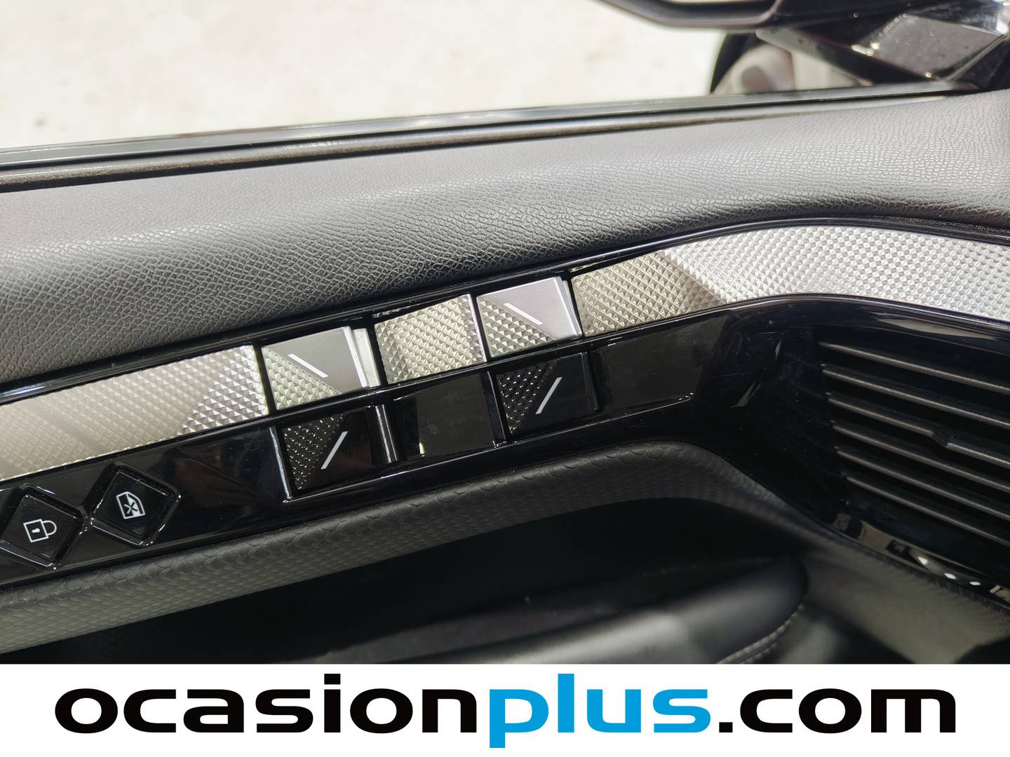 Foto DS DS 4 DS DS4 PureTech 130 Bastille Auto (130 CV)