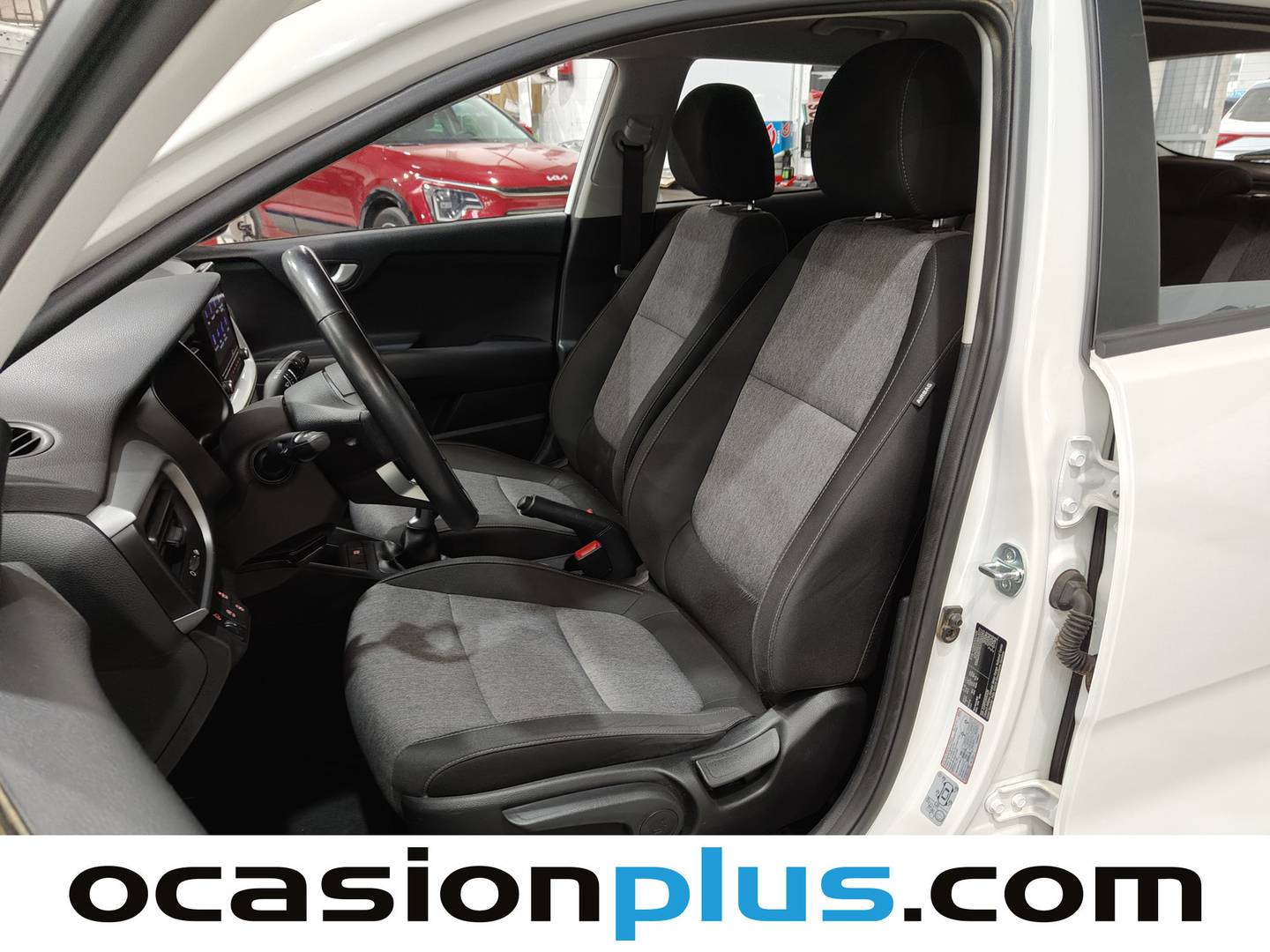Foto asientos delanteros KIA Stonic KIA Stonic 1.0 T-GDi MHEV MT Concept (100 CV)