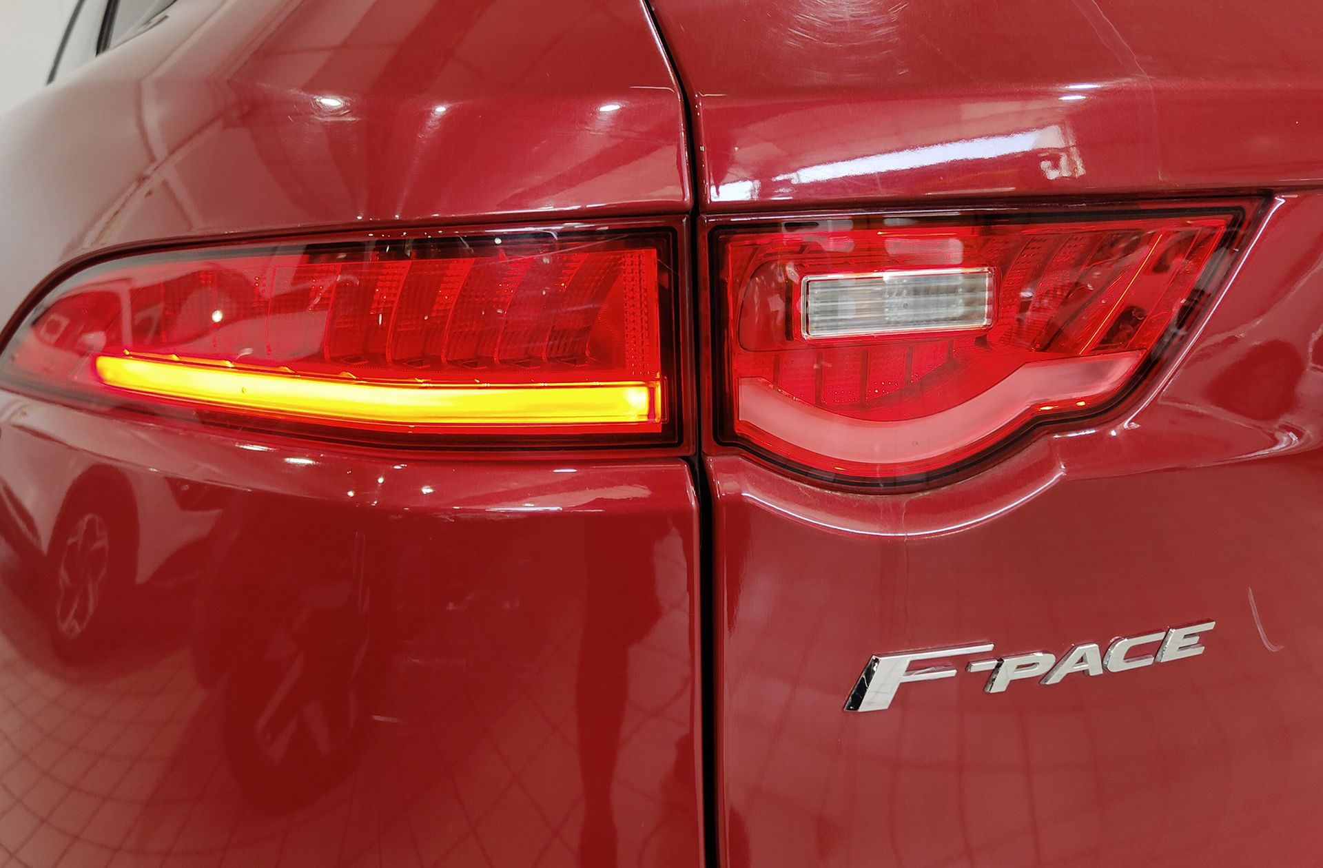 Jaguar F-Pace 2.0L i4D R-Sport AWD - foto 21