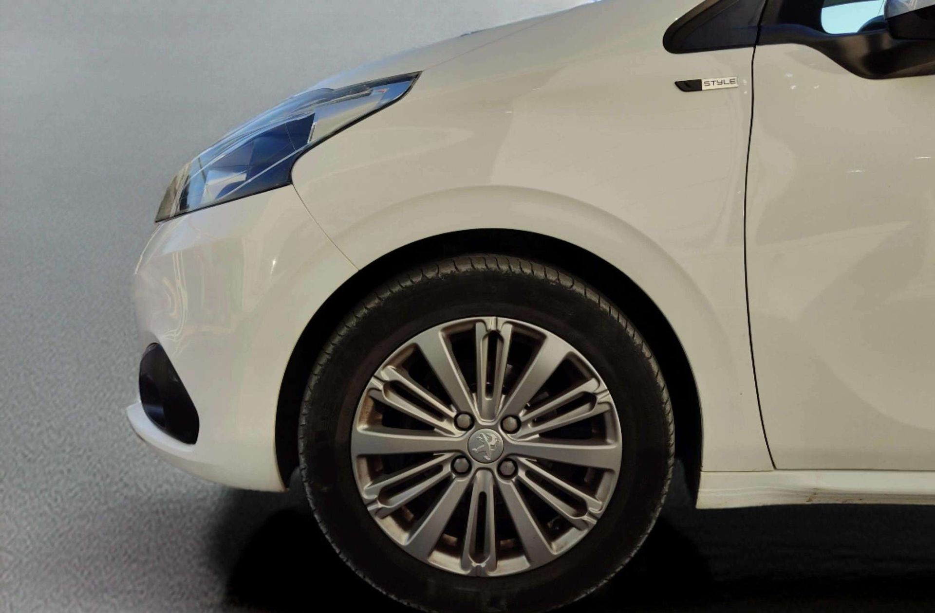 Peugeot 208 1.6 BlueHDi Style - foto 33