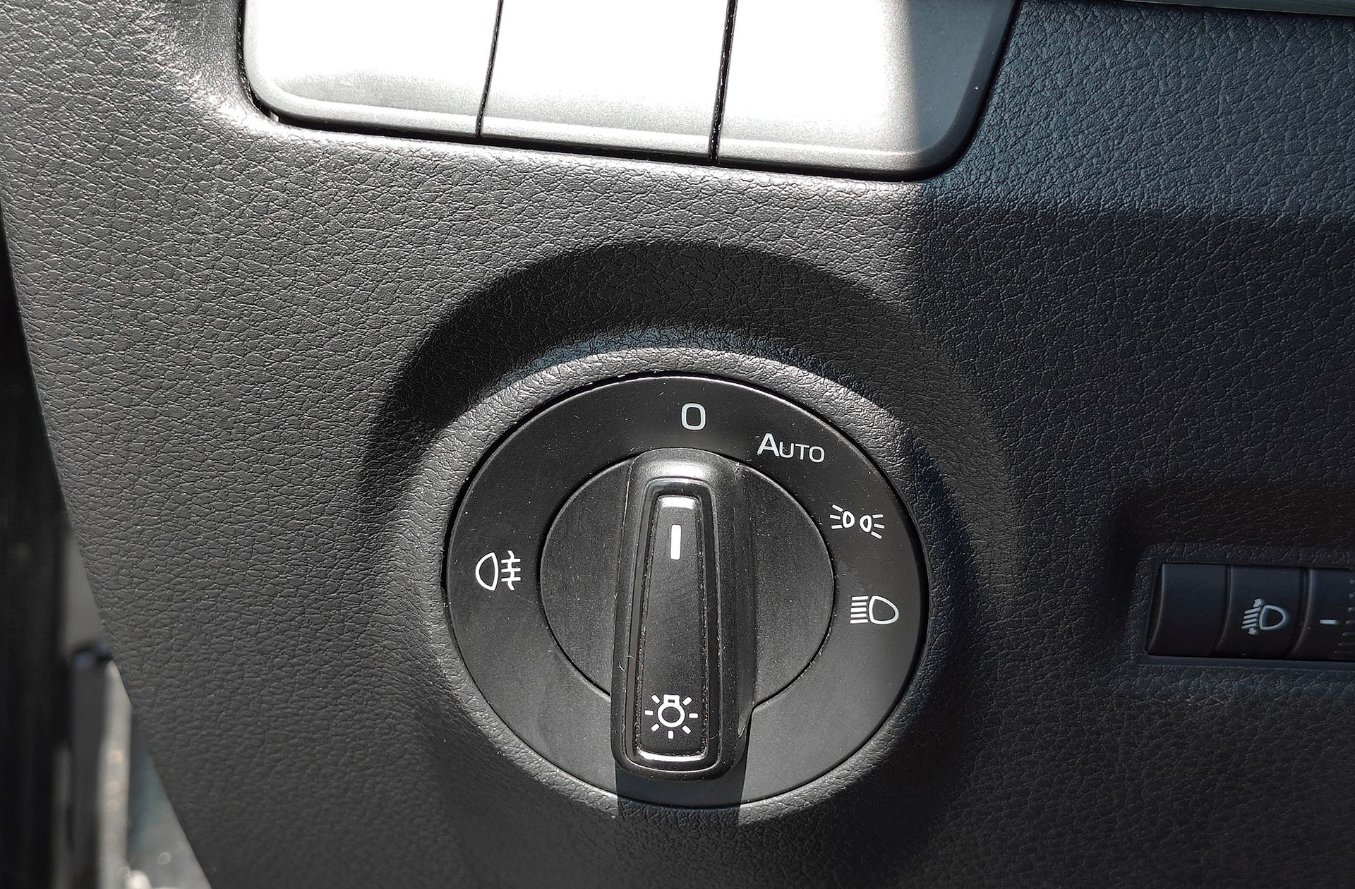 Škoda Fabia 1.0 MPI Like - foto 21
