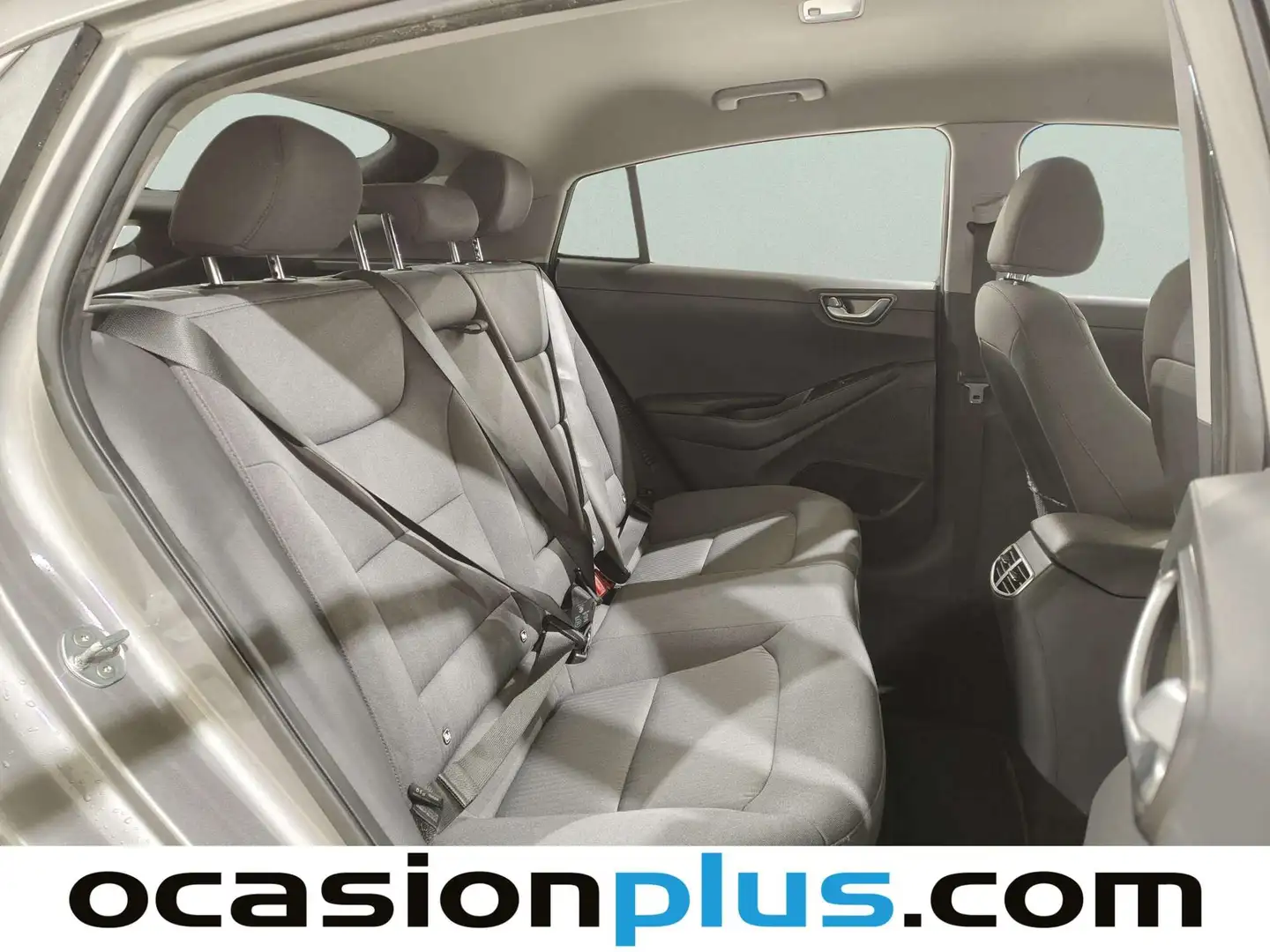 Foto Hyundai IONIQ Hyundai Ioniq 1.6 GDI PHEV Tecno DCT (141 CV)