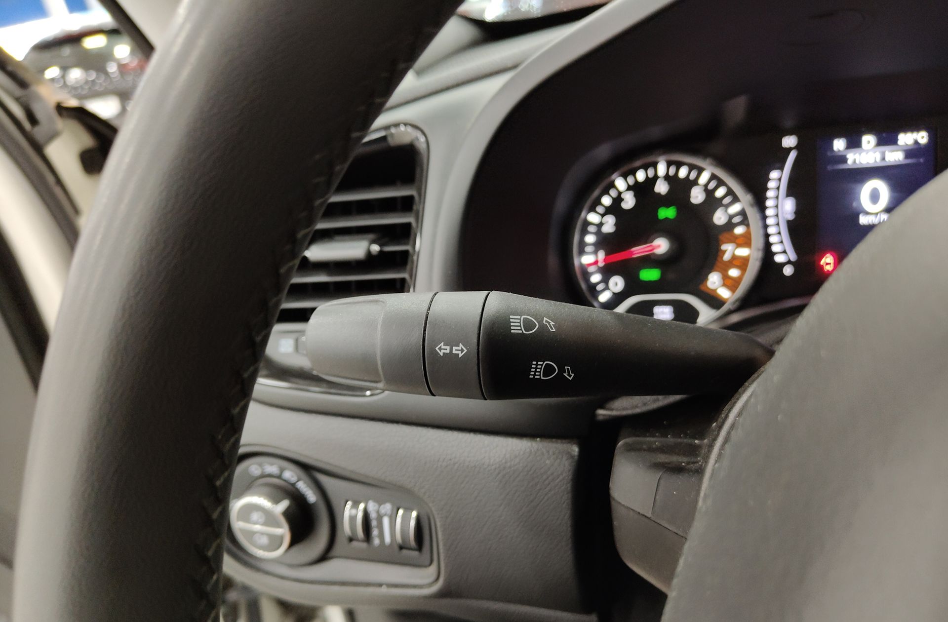Jeep Renegade eHybrid Night Eagle ATX - foto 20
