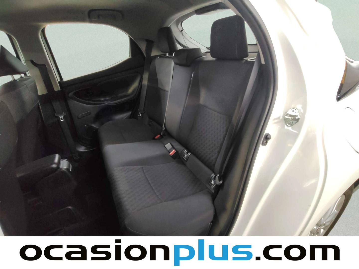 Foto asientos traseros Toyota Yaris Toyota Yaris 120H Business Plus (116 CV)