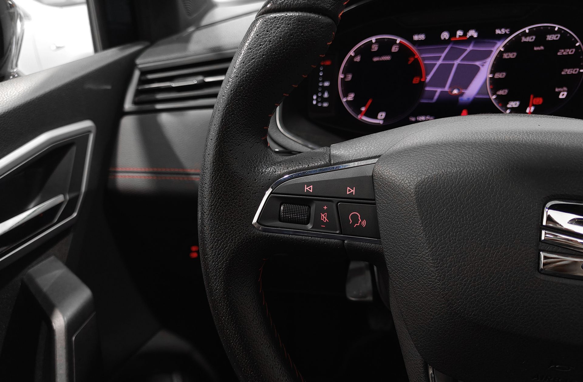 SEAT Ibiza 1.0 TSI FR - foto 29