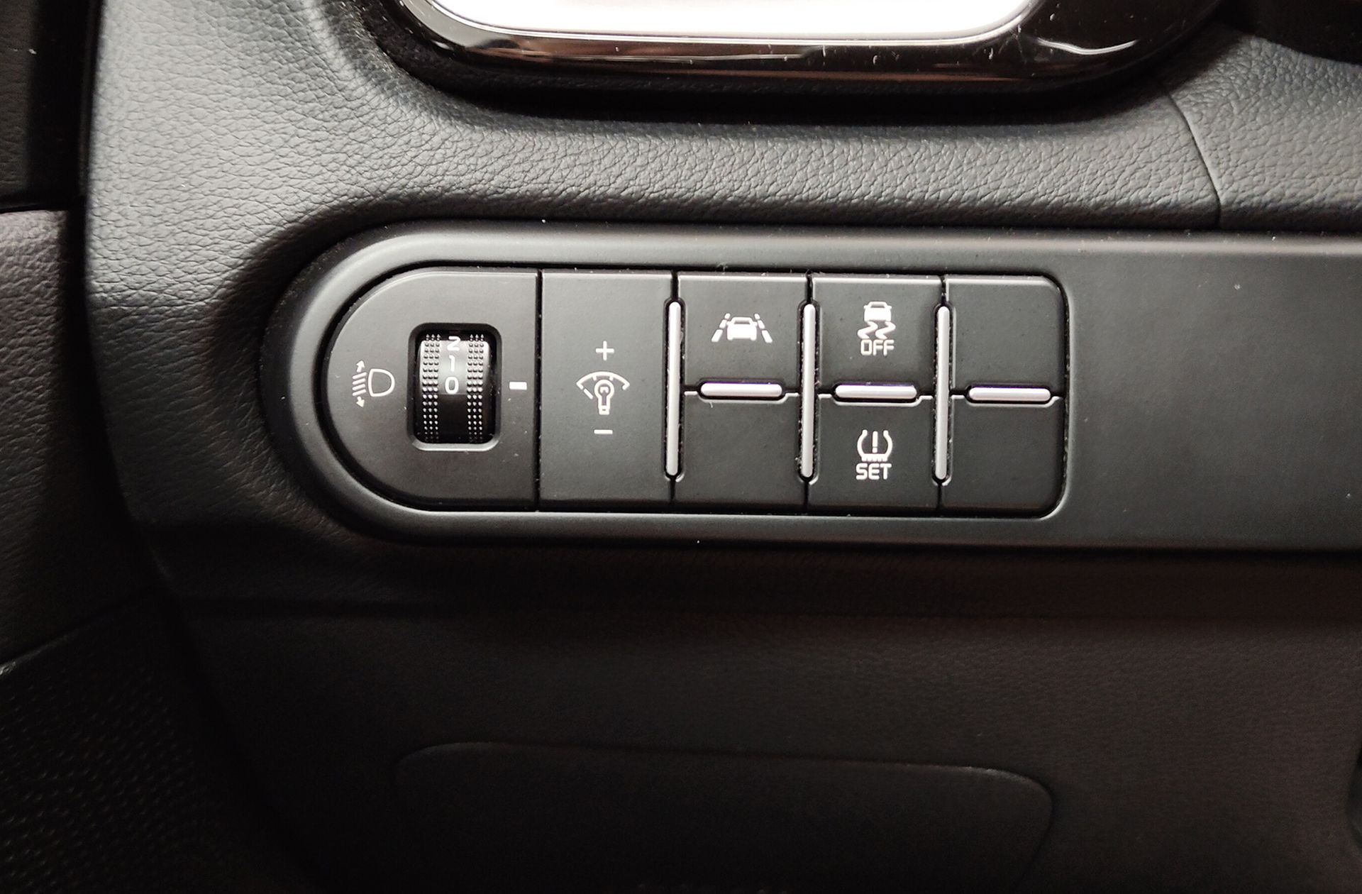 Kia Ceed 1.6 MHEV Tech DCT - foto 12