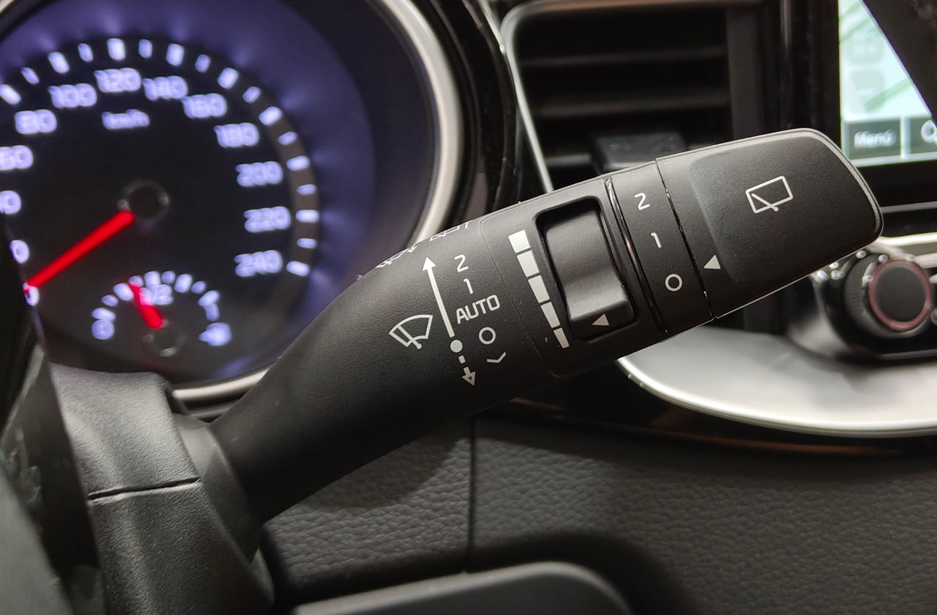 Kia XCeed 1.5 MHEV iMT Tech - foto 29