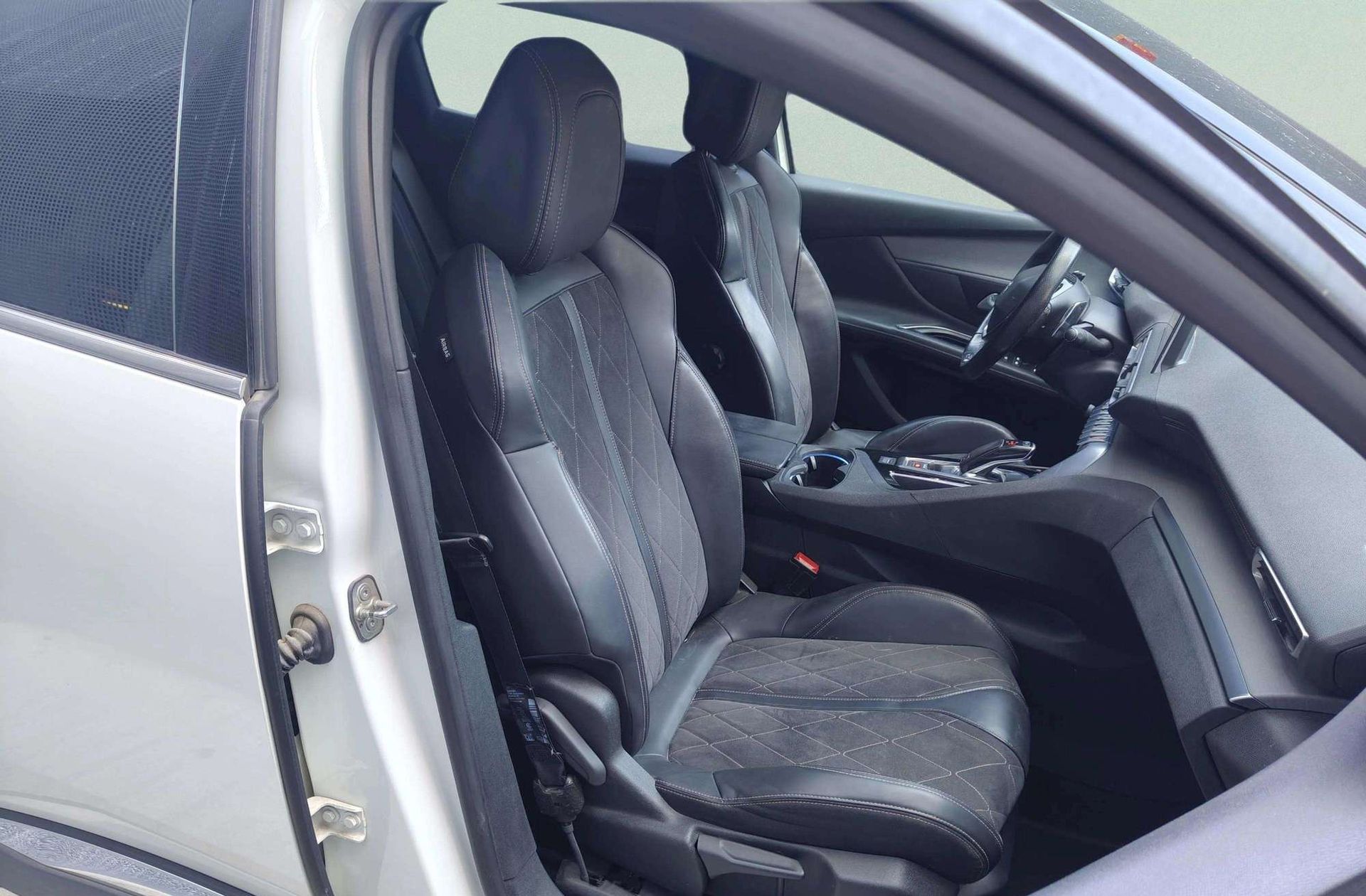 Peugeot 3008 2.0 BlueHDi GT - foto 21