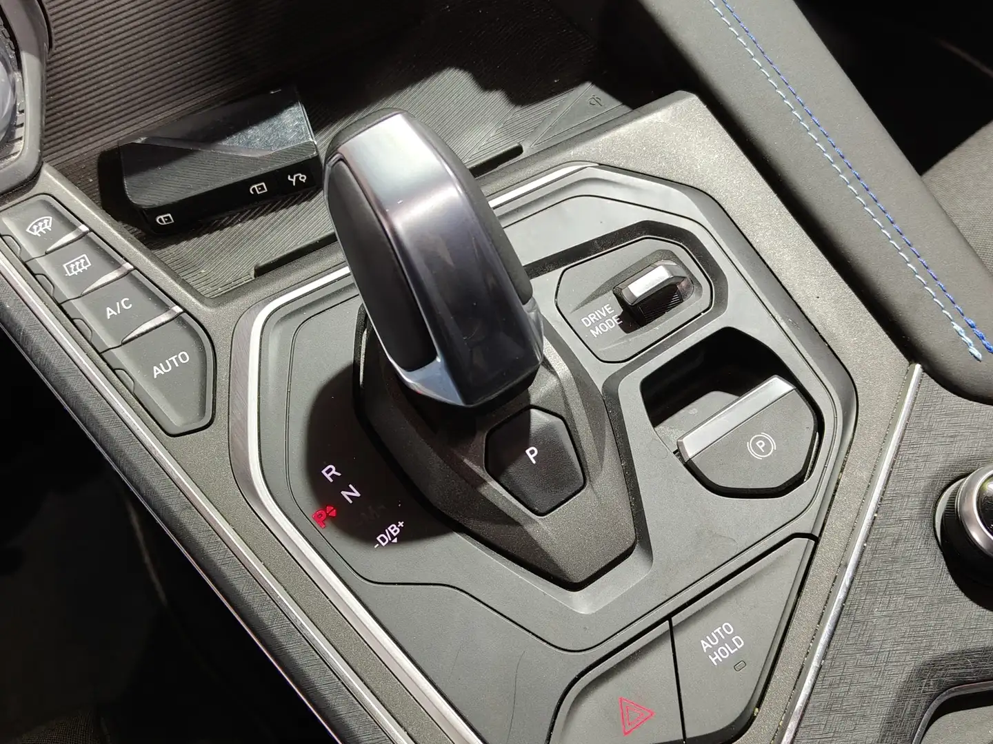 Foto Lynk & Co 01 Lynk & Co 01 1.5 HEV (197 CV)