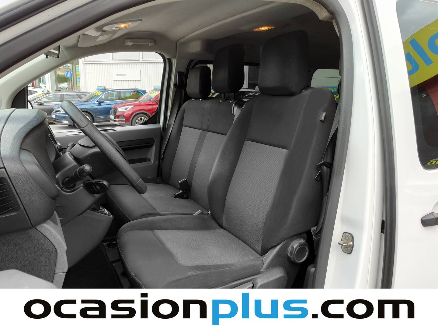 Foto asientos delanteros Opel Vivaro Opel Vivaro 1.5 Diesel M Standart Express (120 CV) 6 Plazas