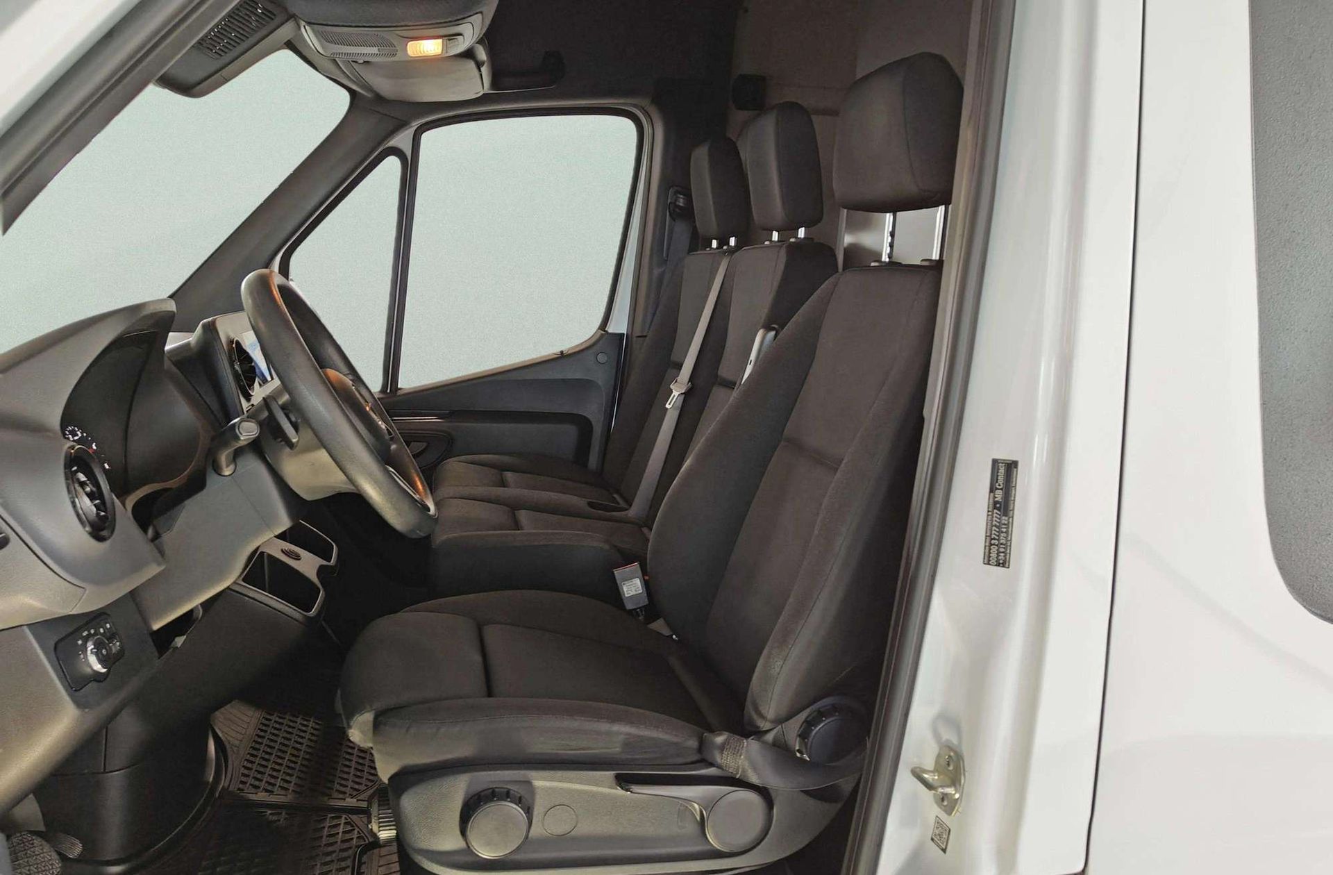Mercedes-Benz Sprinter Furgon 211 CDI Medio 3.0T T. Alto TD Camperizada 3 plazas - foto 28