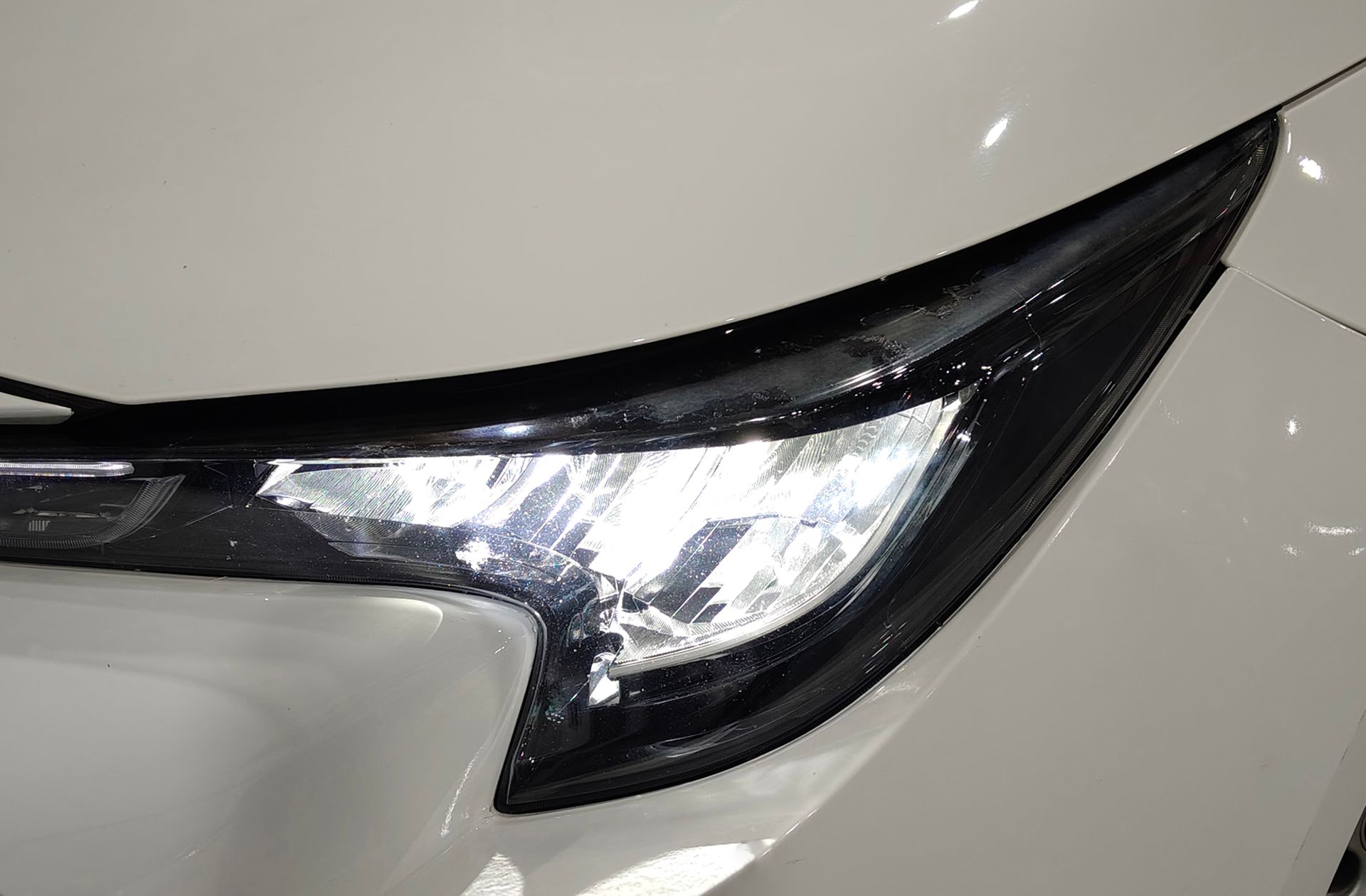 Toyota Corolla 1.8 125 Híbrido Active Tech E-CVT - foto 12