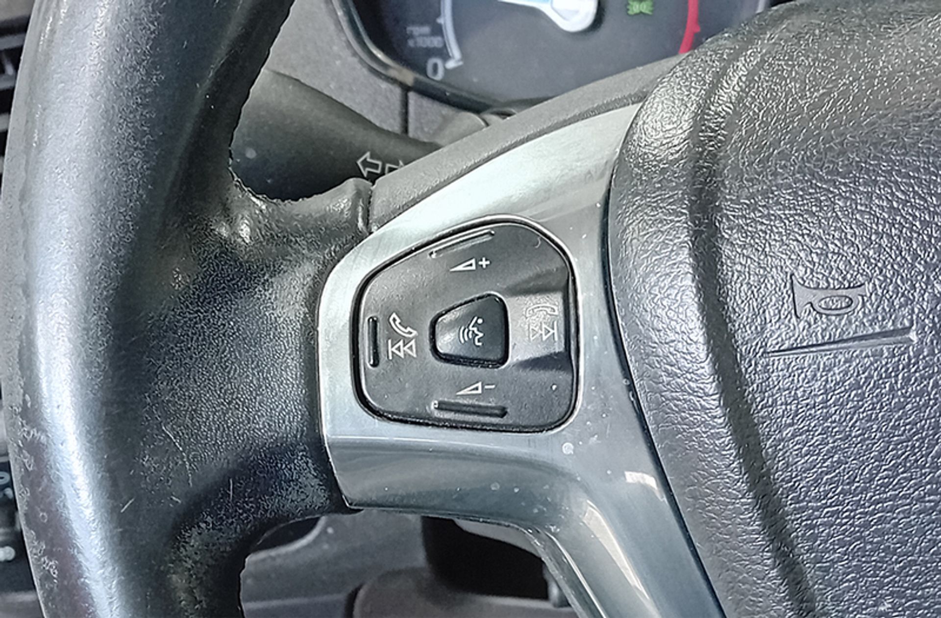 Ford EcoSport 1.5 TDCi Titanium - foto 25