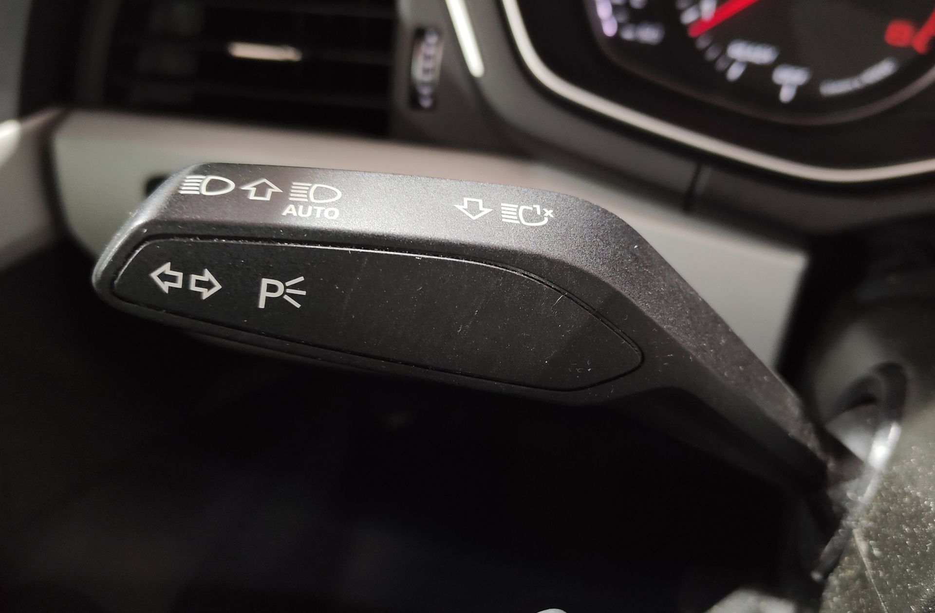 Audi A4 Avant Advanced 35 TFSI S tronic - foto 27