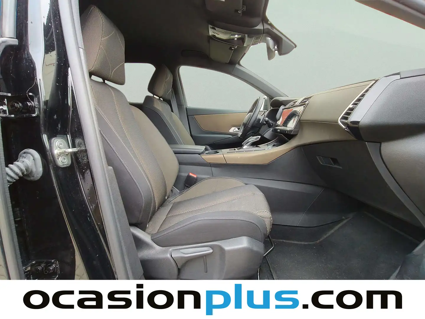 Foto DS DS 7 Crossback DS DS7 Crossback BlueHDi 130 DE Bastille + AT (130 CV)