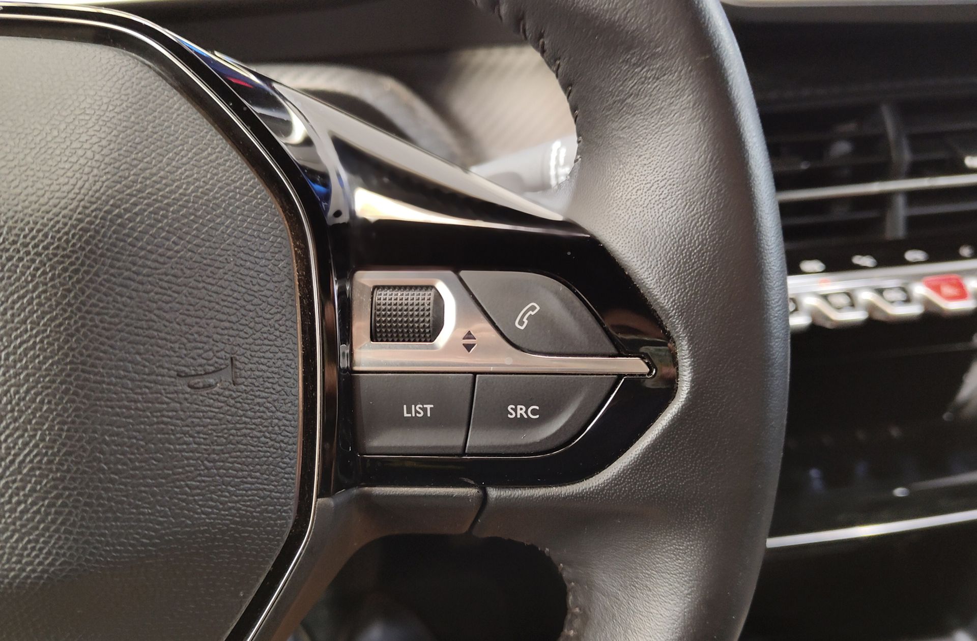 Peugeot 2008 PureTech 130 Allure Pack - foto 32