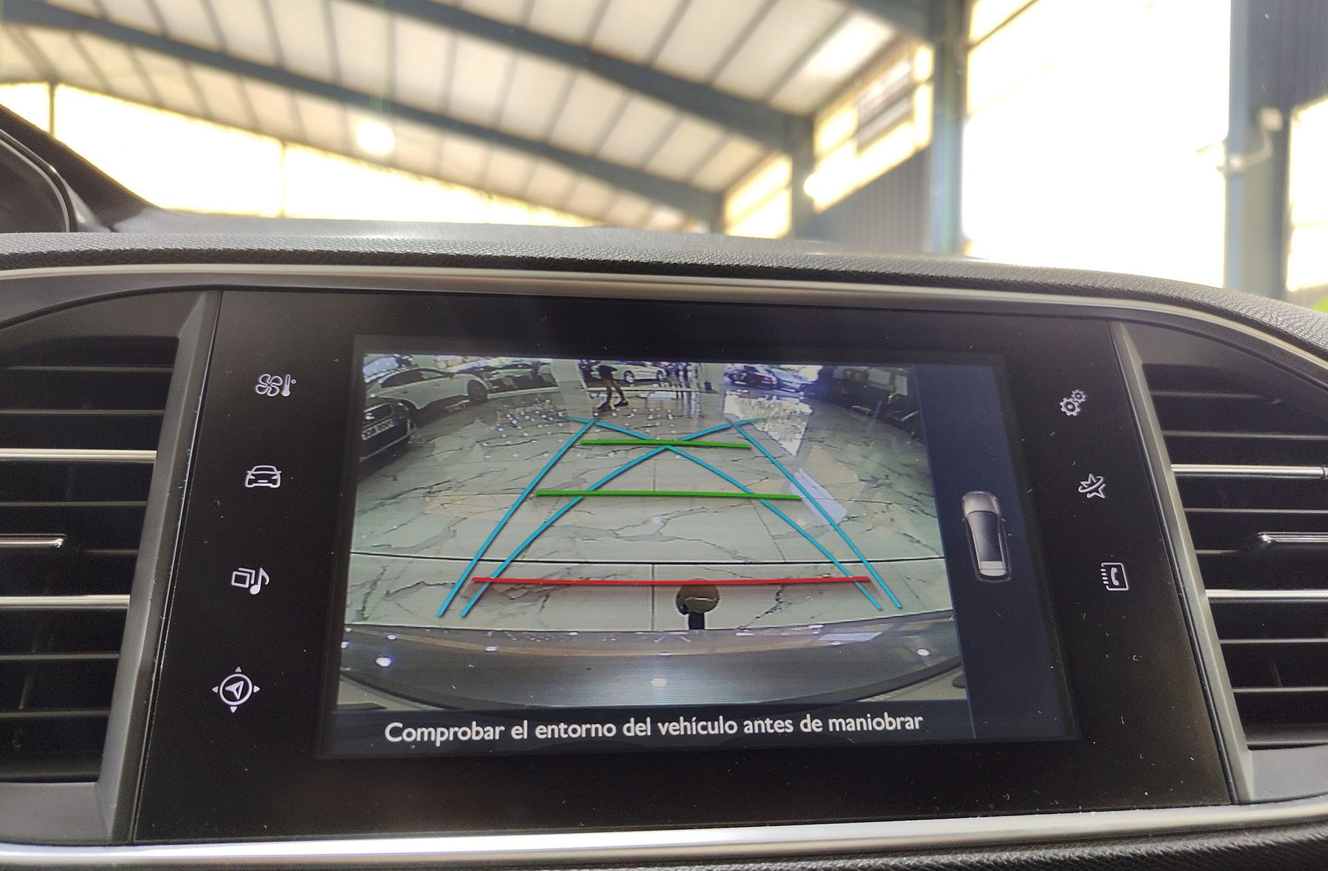 Peugeot 308 SW 2.0 BlueHDi Allure EAT6 - foto 8