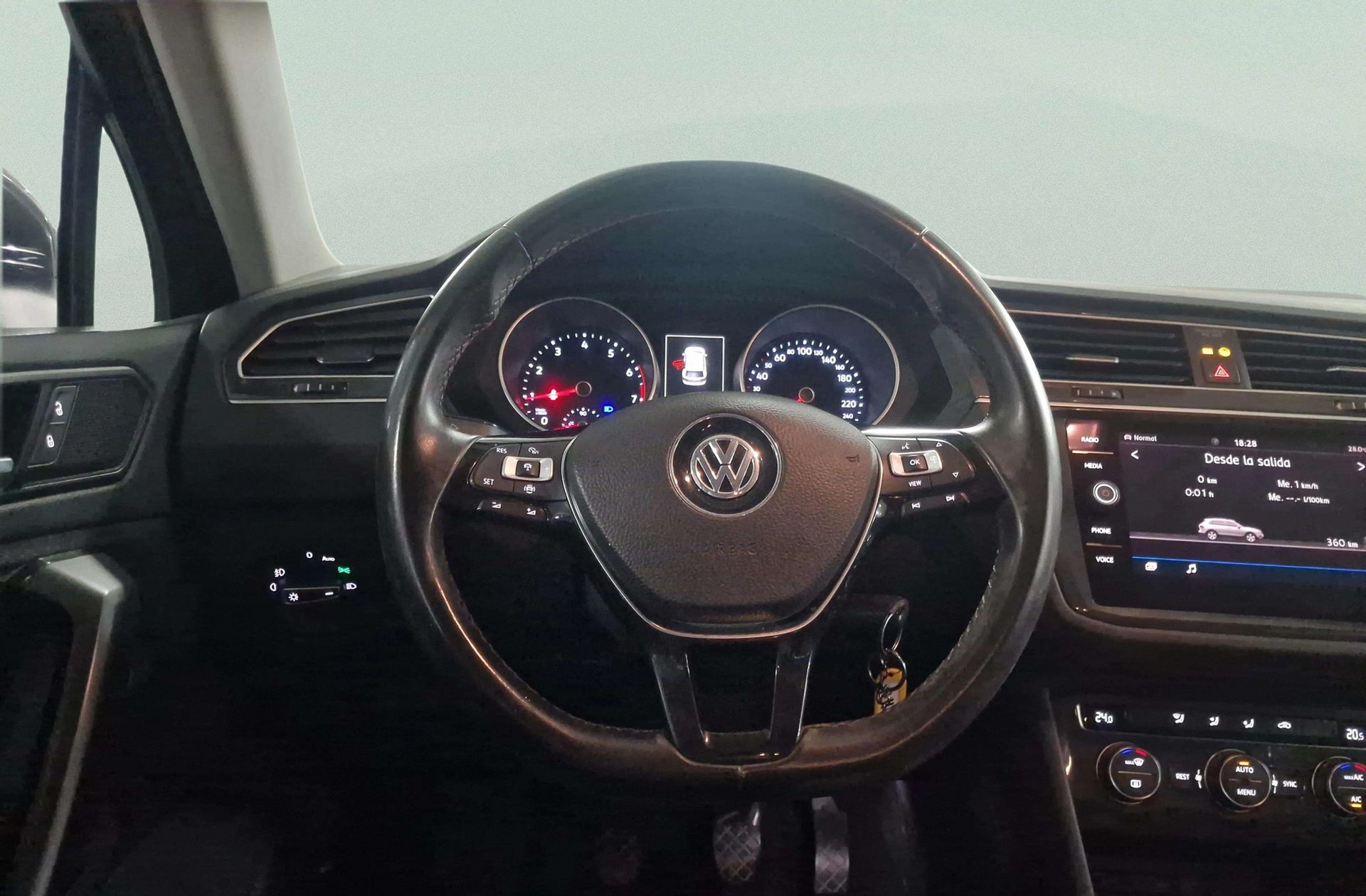 Volkswagen Tiguan Advance 1.5 TSI Pack R-Line - foto 24